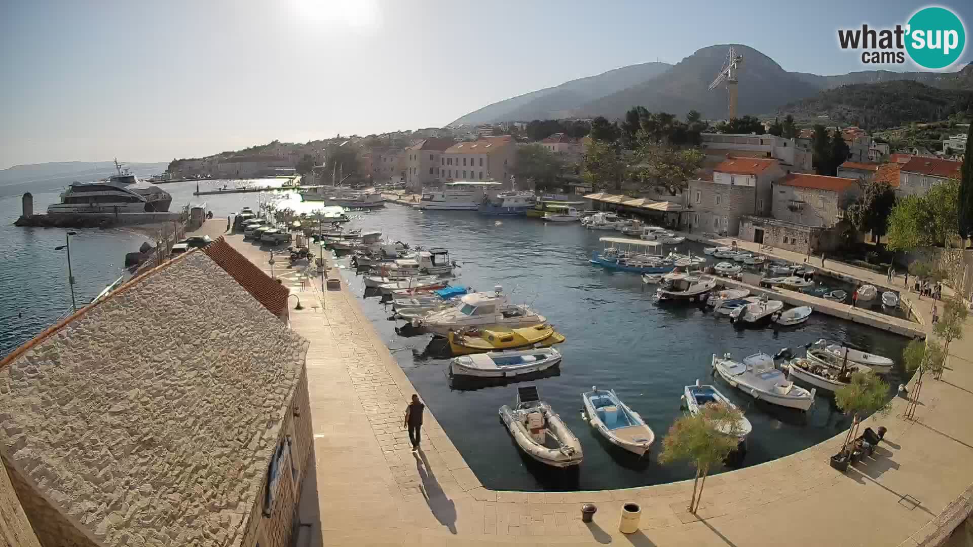 Webcam Bol Harbour – Live View of Bol Riva & Marina