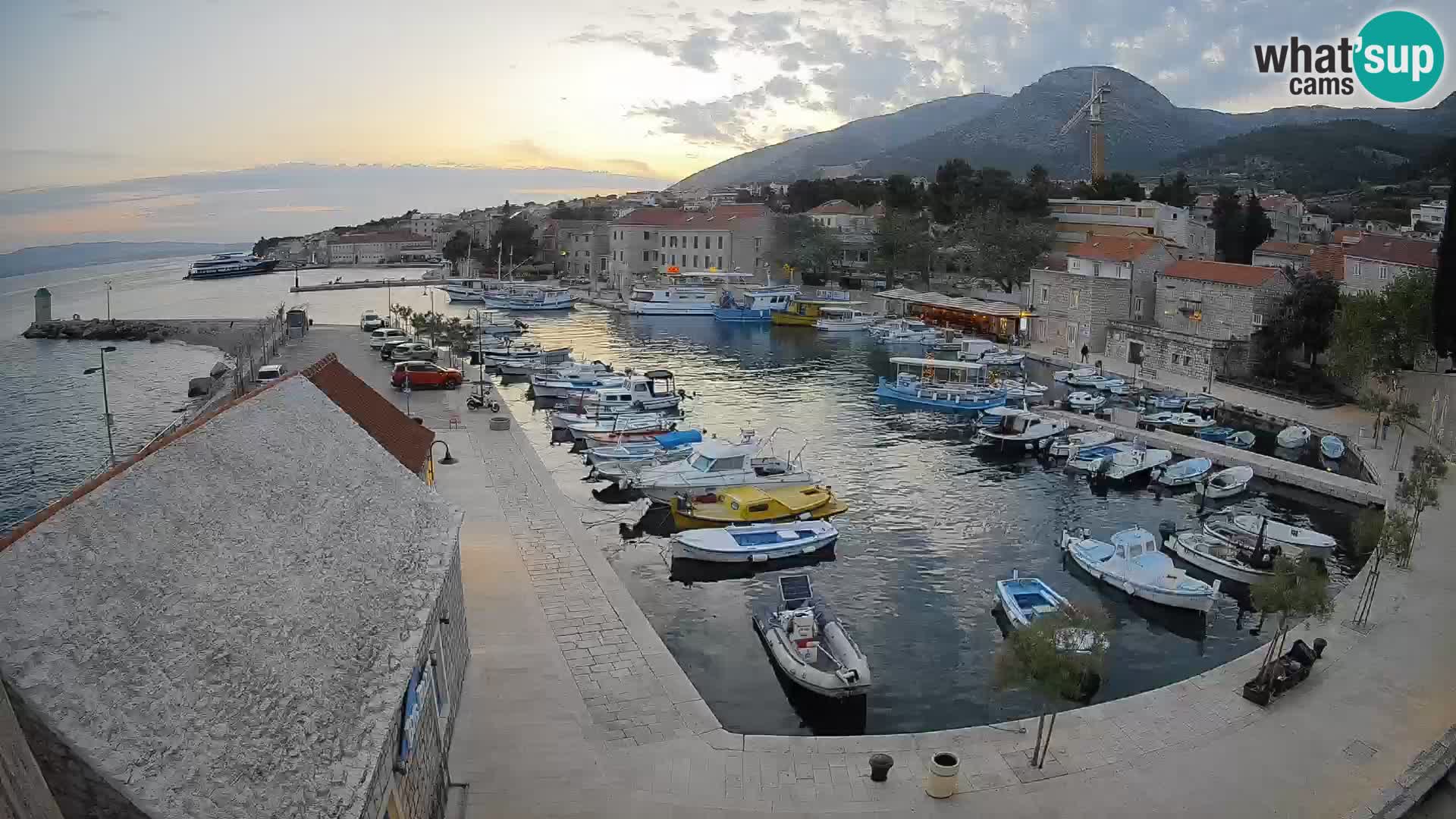 Webcam Bol Harbour – Live View of Bol Riva & Marina