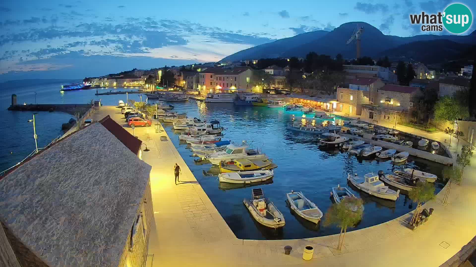 Webcam Bol Hafen – Liveblick auf Bol Riva & Marina