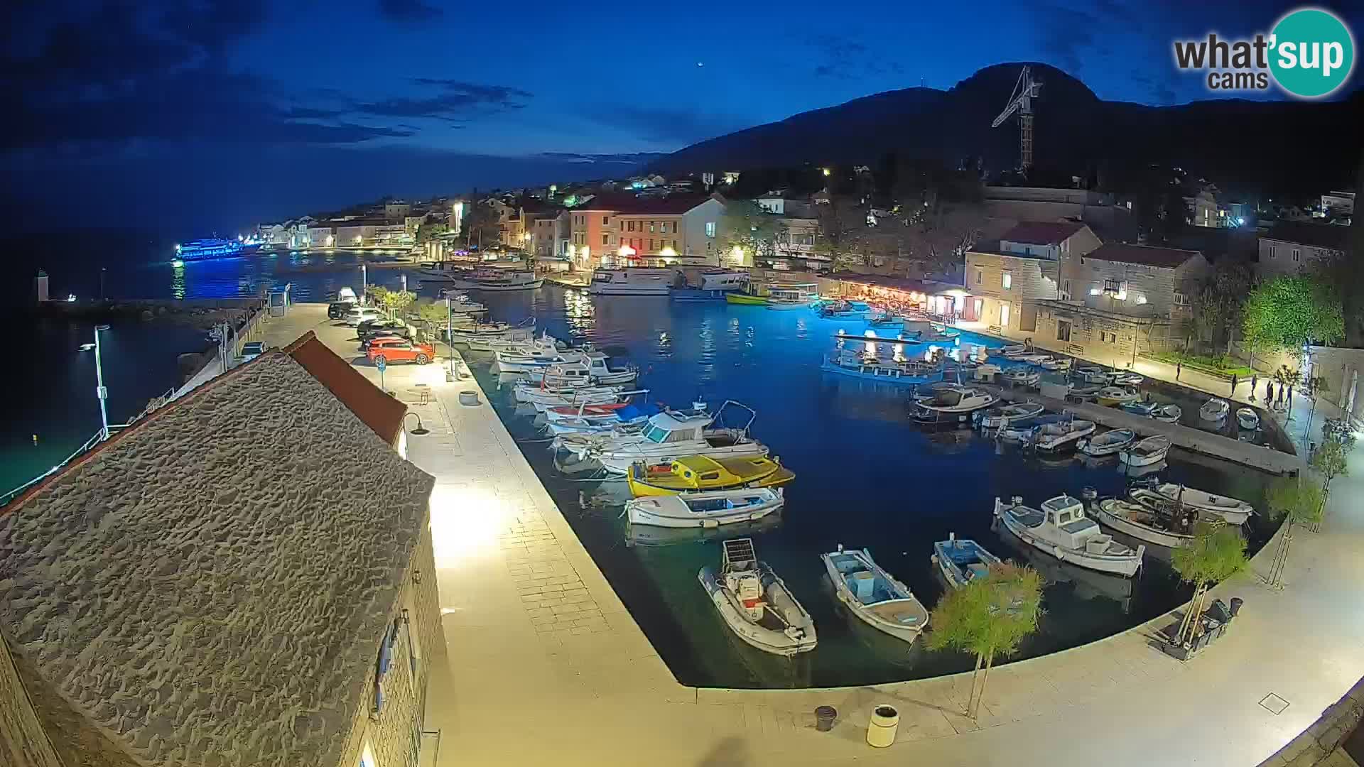 Webcam Bol Harbour – Live View of Bol Riva & Marina