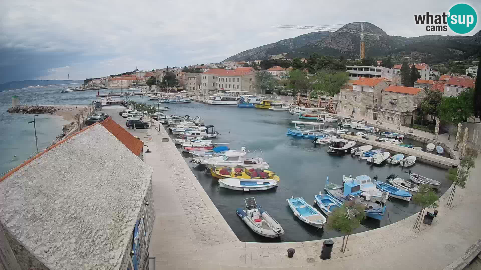 Webcam porto di Bol – Vista live sulla Riva e Marina