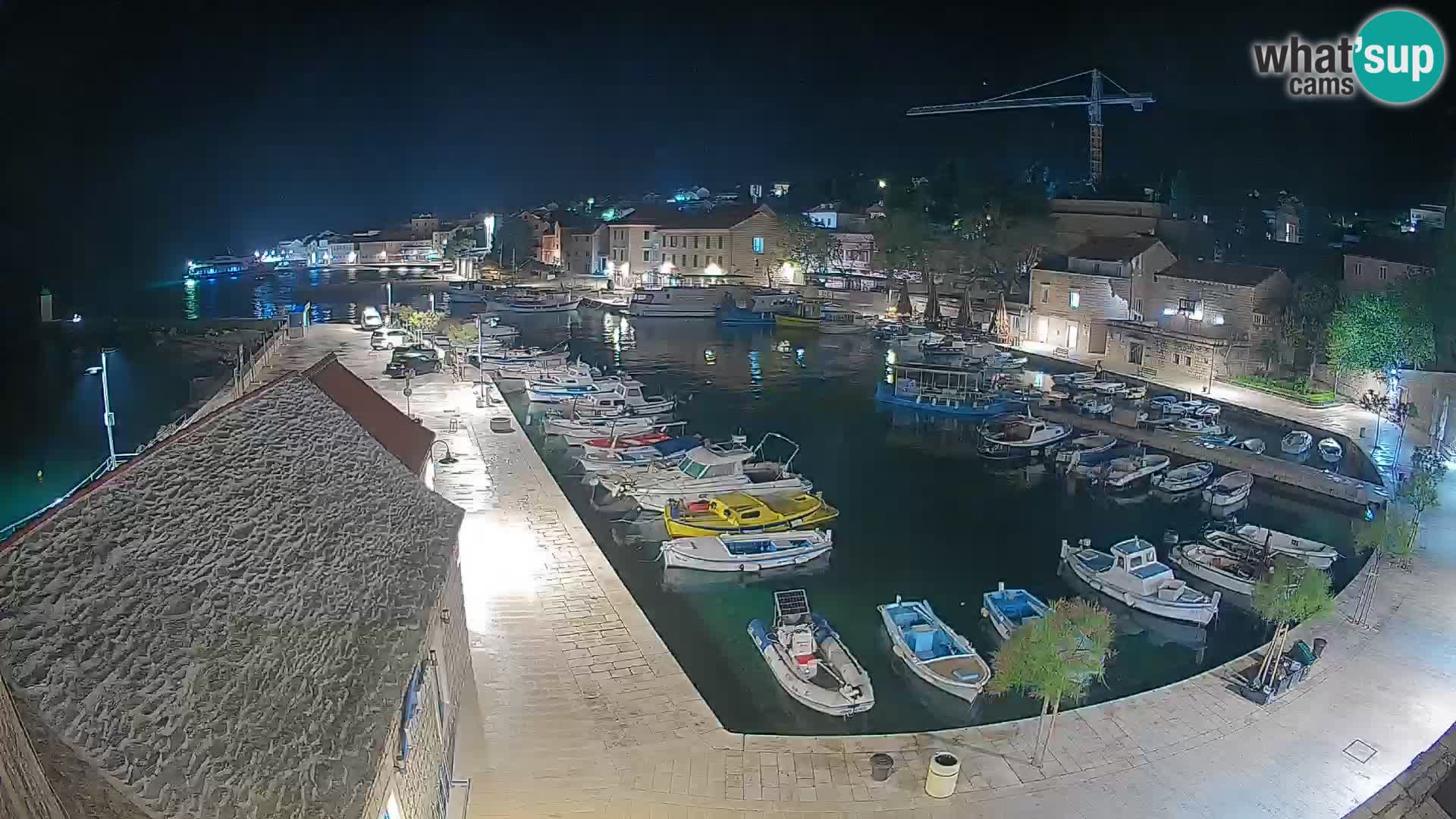 Webcam Bol Harbour – Live View of Bol Riva & Marina