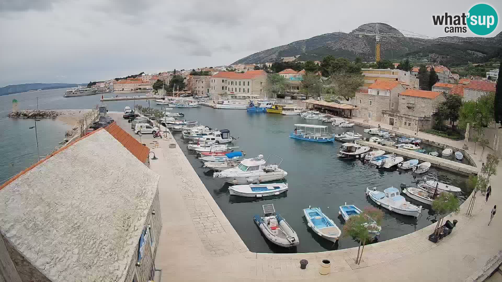 Webcam Bol Hafen – Liveblick auf Bol Riva & Marina
