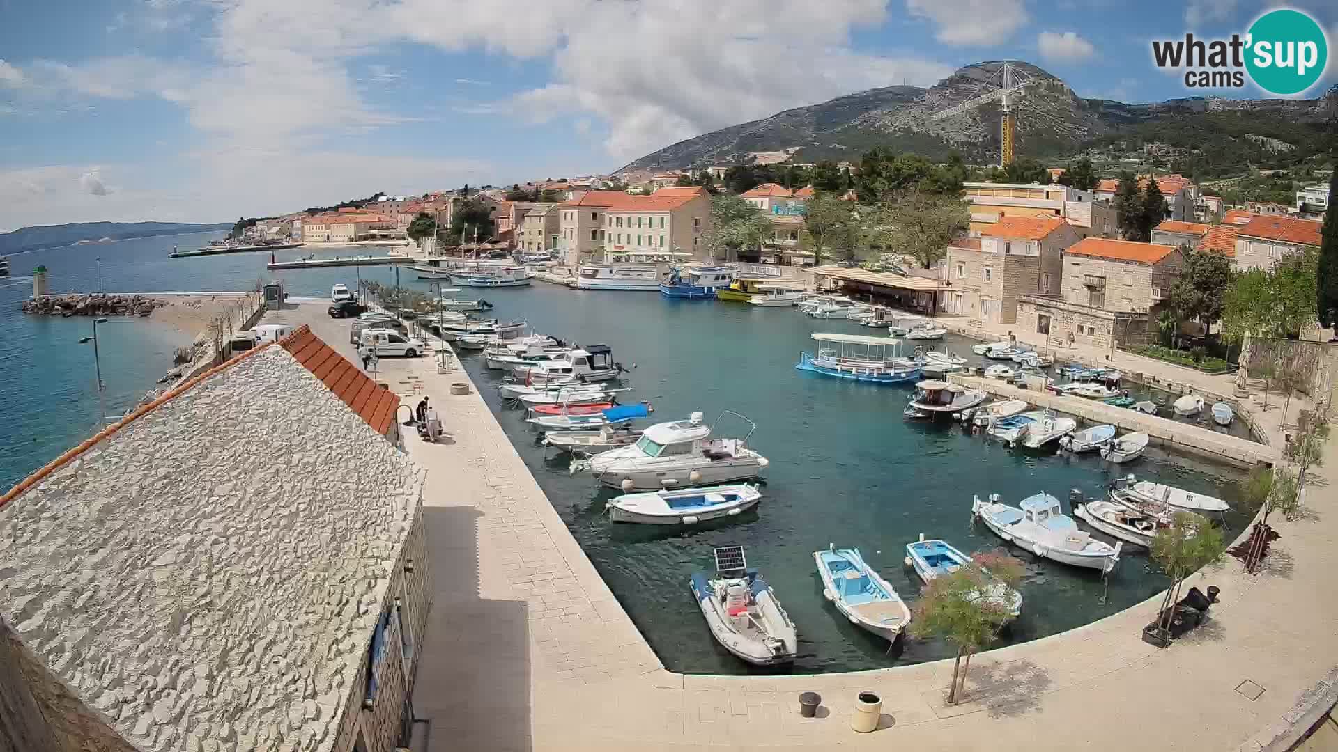 Webcam porto di Bol – Vista live sulla Riva e Marina