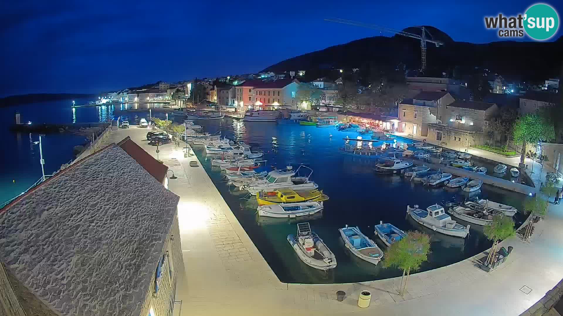 Webcam Bol Harbour – Live View of Bol Riva & Marina