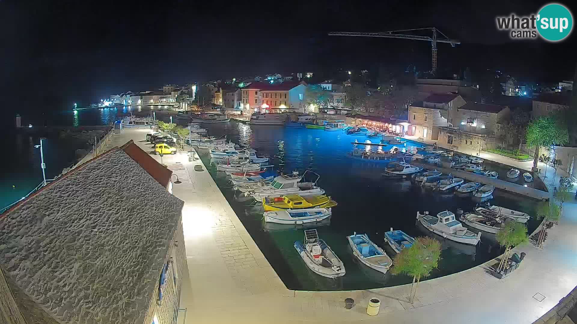 Webcam porto di Bol – Vista live sulla Riva e Marina