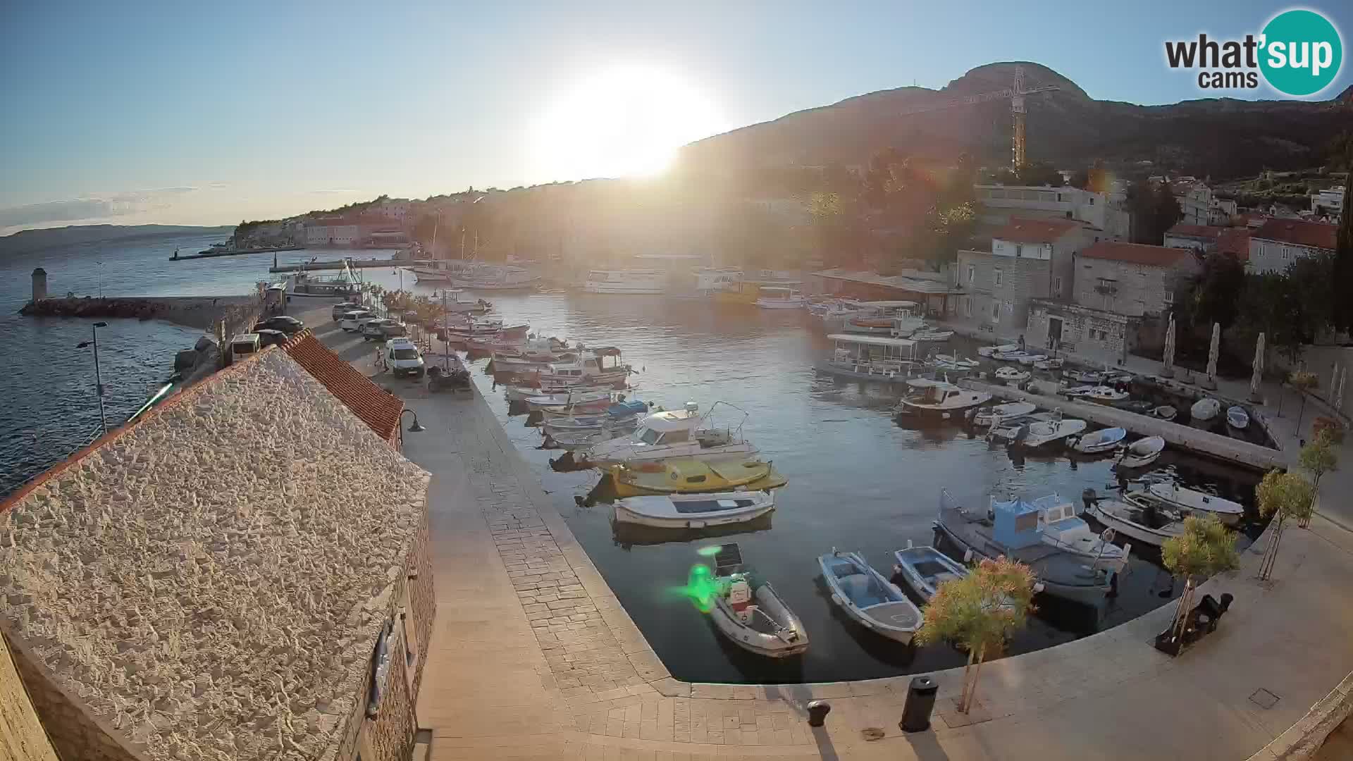 Webcam Bol Hafen – Liveblick auf Bol Riva & Marina