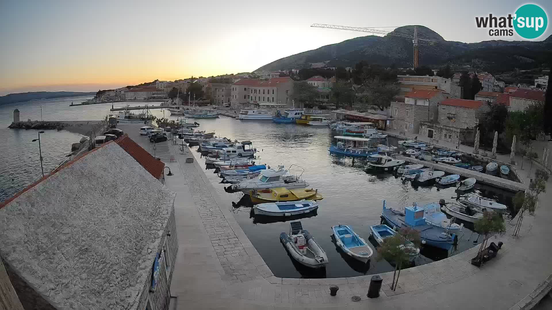 Webcam Bol Harbour – Live View of Bol Riva & Marina