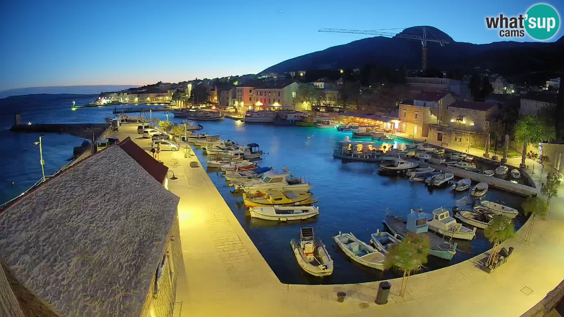 Webcam Bol Hafen – Liveblick auf Bol Riva & Marina