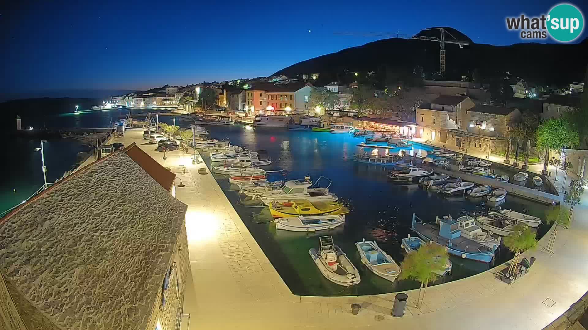 Webcam Bol Hafen – Liveblick auf Bol Riva & Marina
