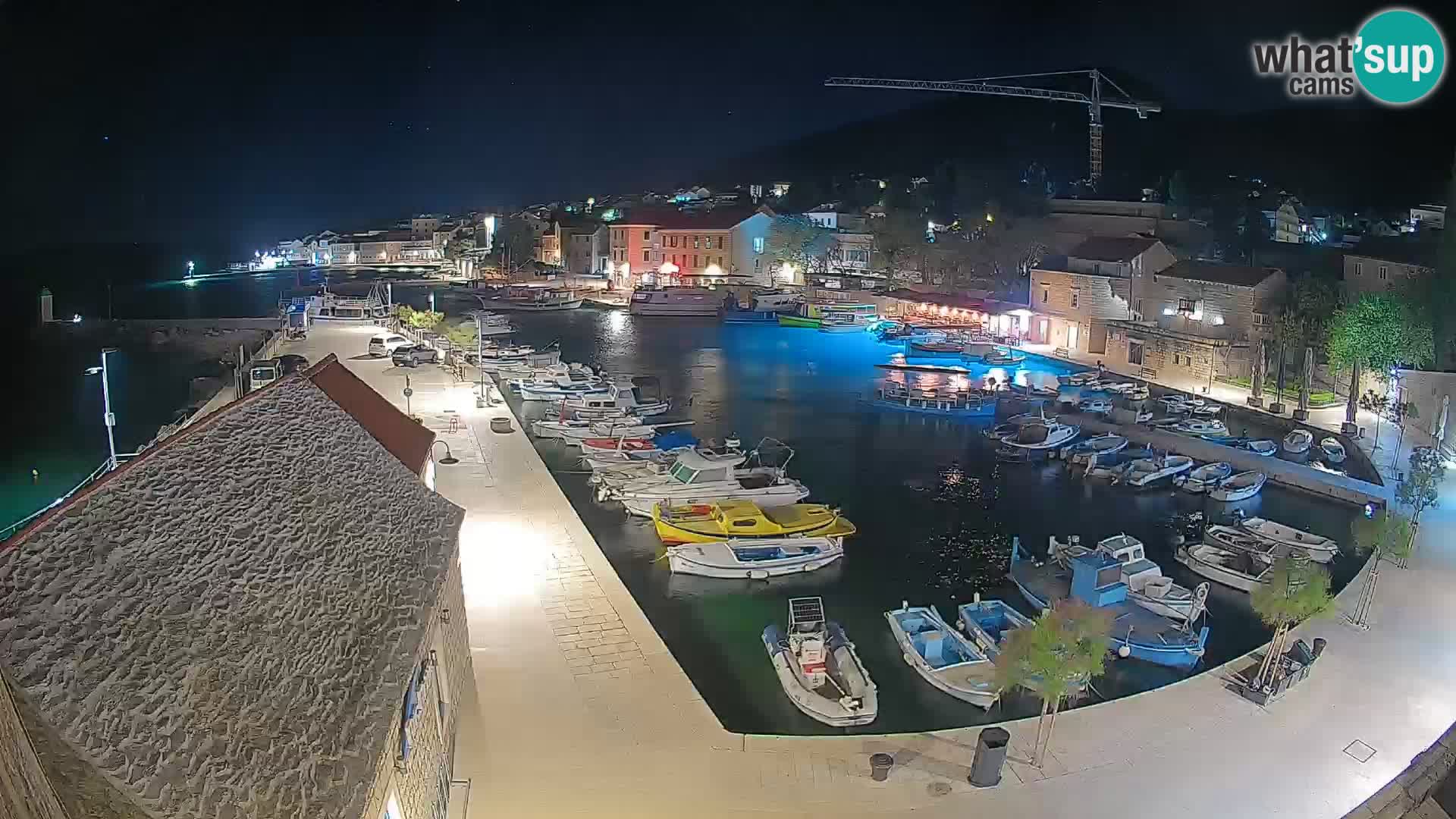 Webcam porto di Bol – Vista live sulla Riva e Marina