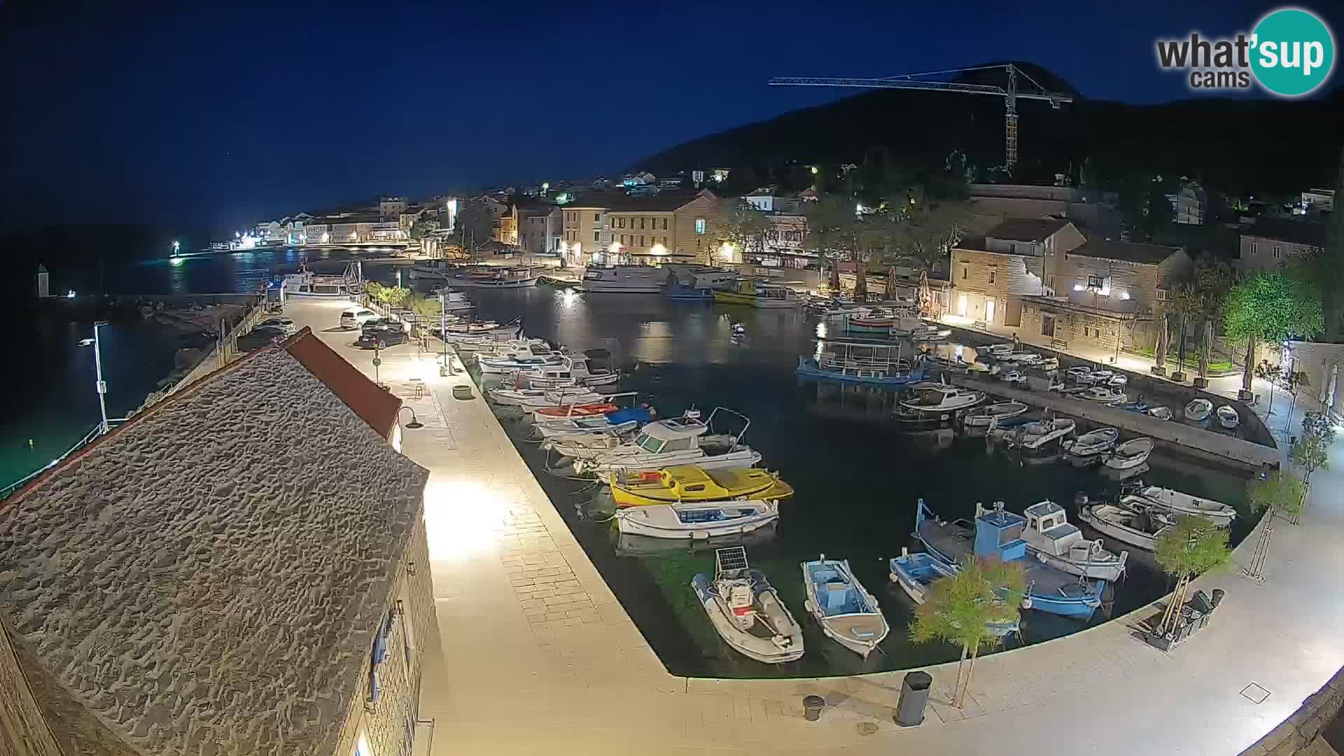 Webcam Bol Hafen – Liveblick auf Bol Riva & Marina