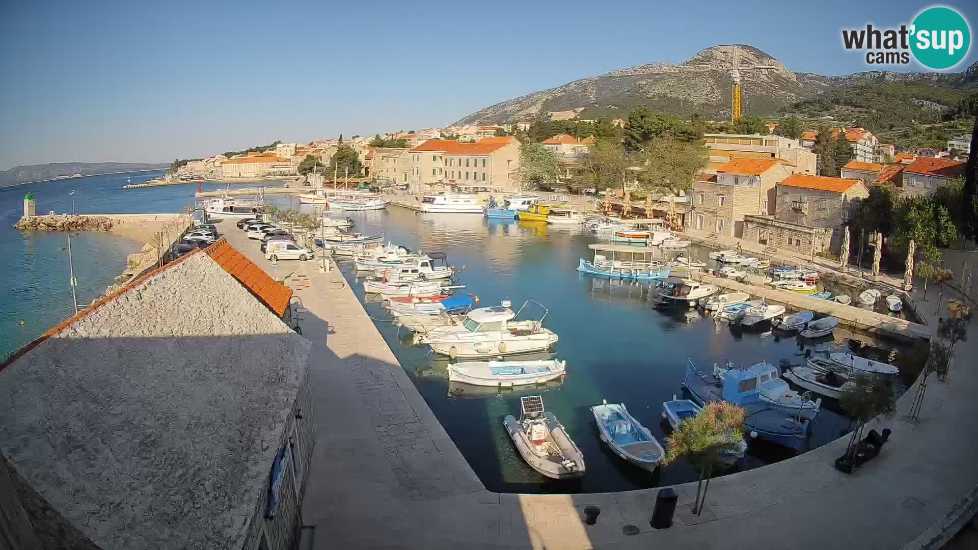 Webcam porto di Bol – Vista live sulla Riva e Marina
