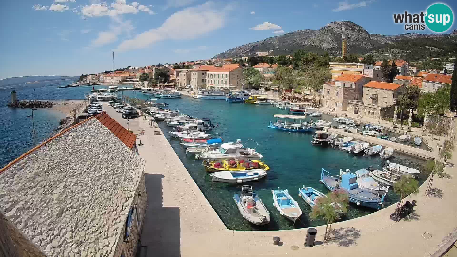 Webcam porto di Bol – Vista live sulla Riva e Marina