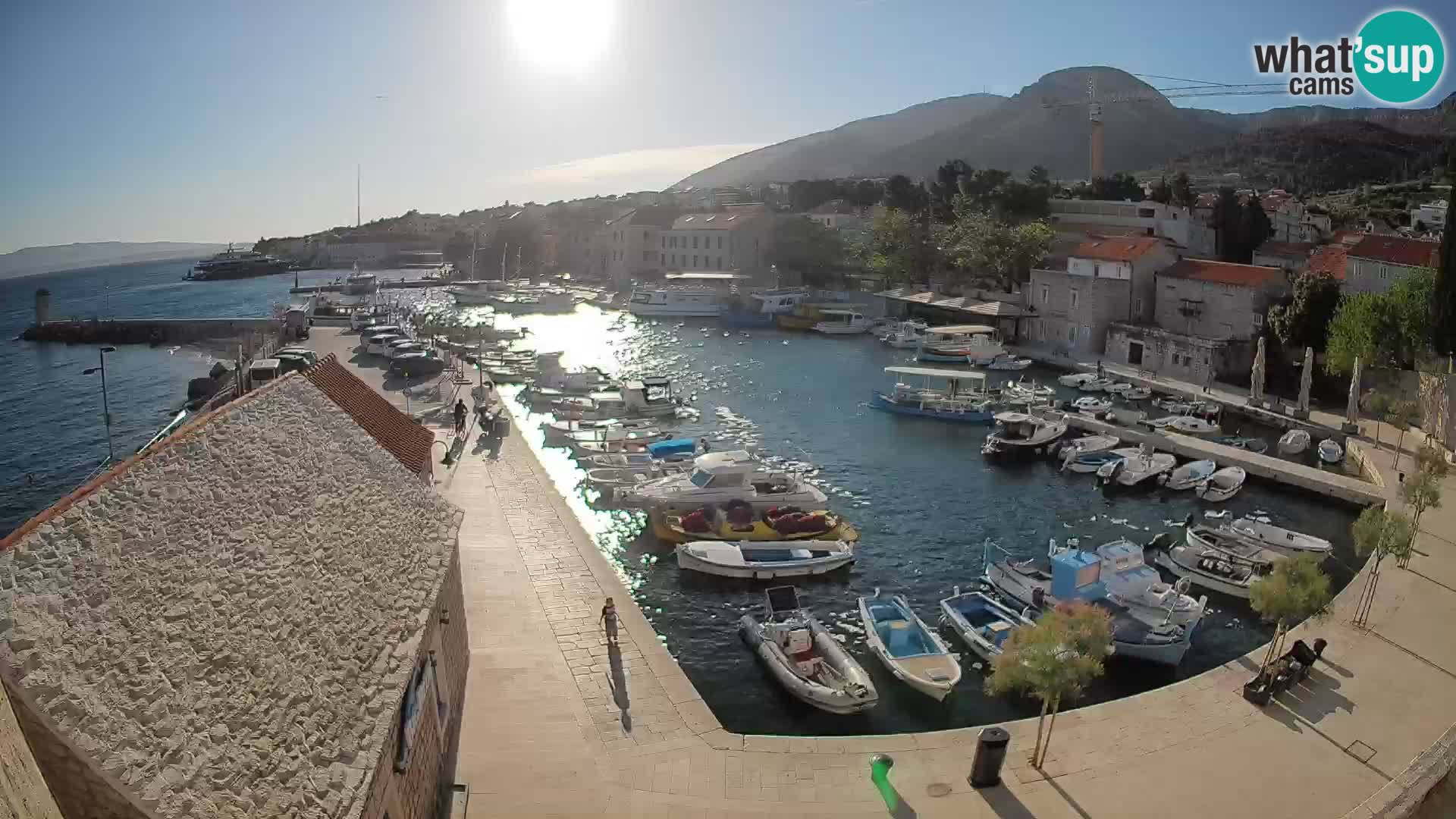 Webcam Bol Hafen – Liveblick auf Bol Riva & Marina