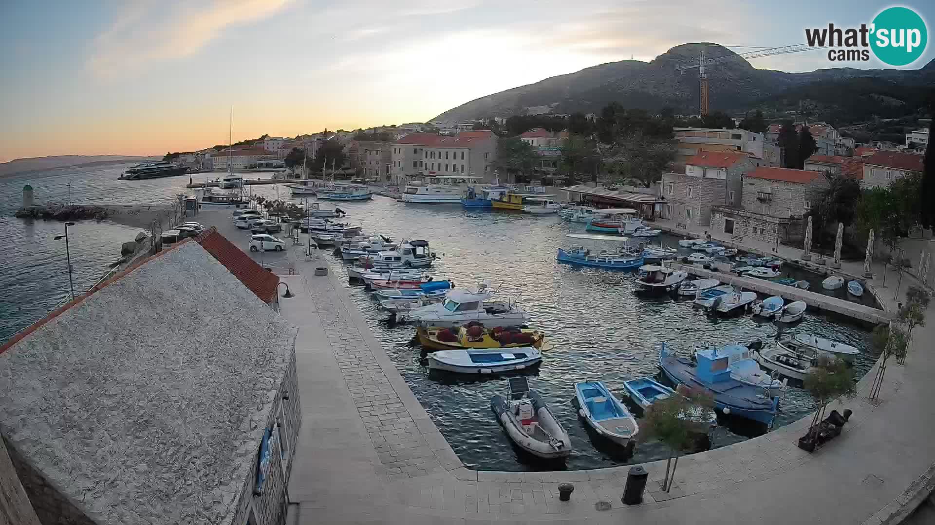 Webcam Bol Hafen – Liveblick auf Bol Riva & Marina