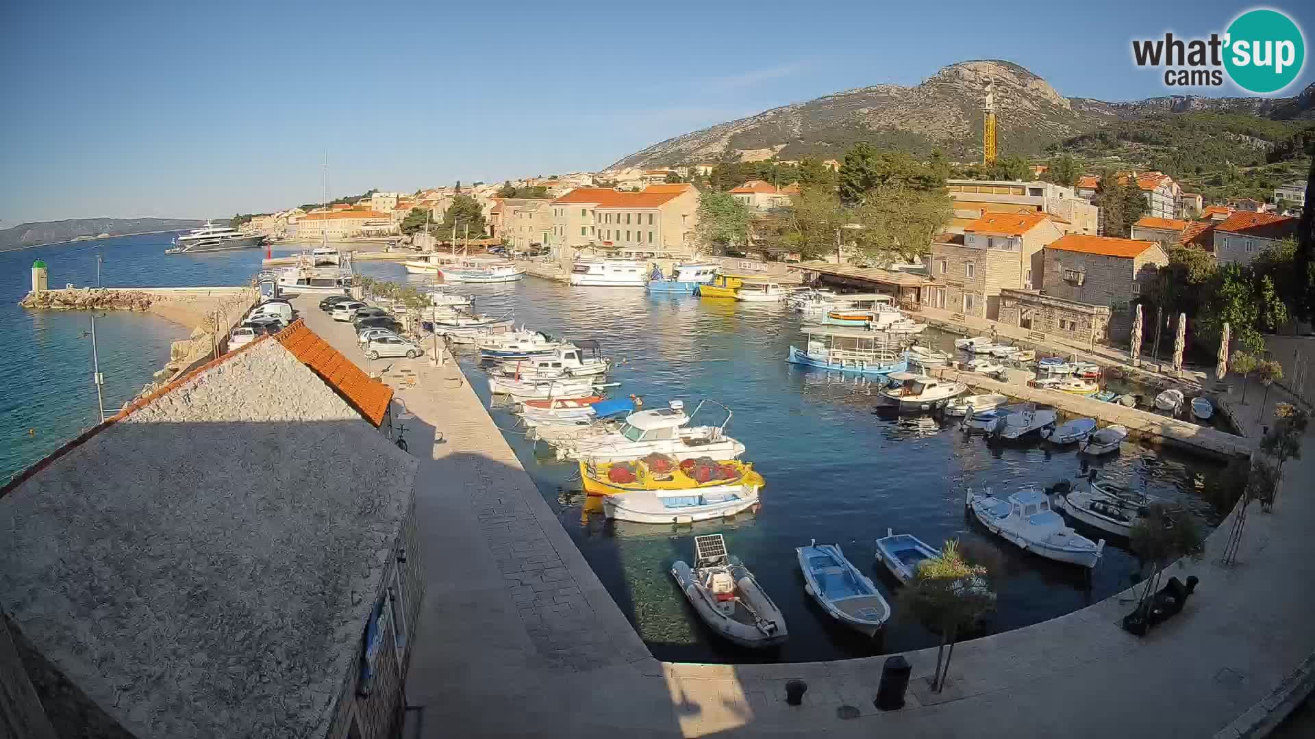 Webcam Bol Hafen – Liveblick auf Bol Riva & Marina