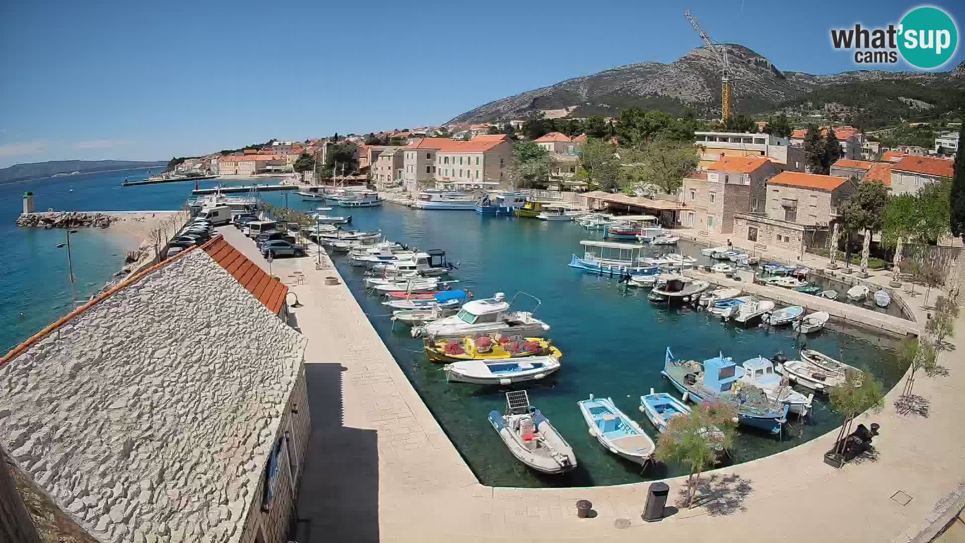 Webcam porto di Bol – Vista live sulla Riva e Marina