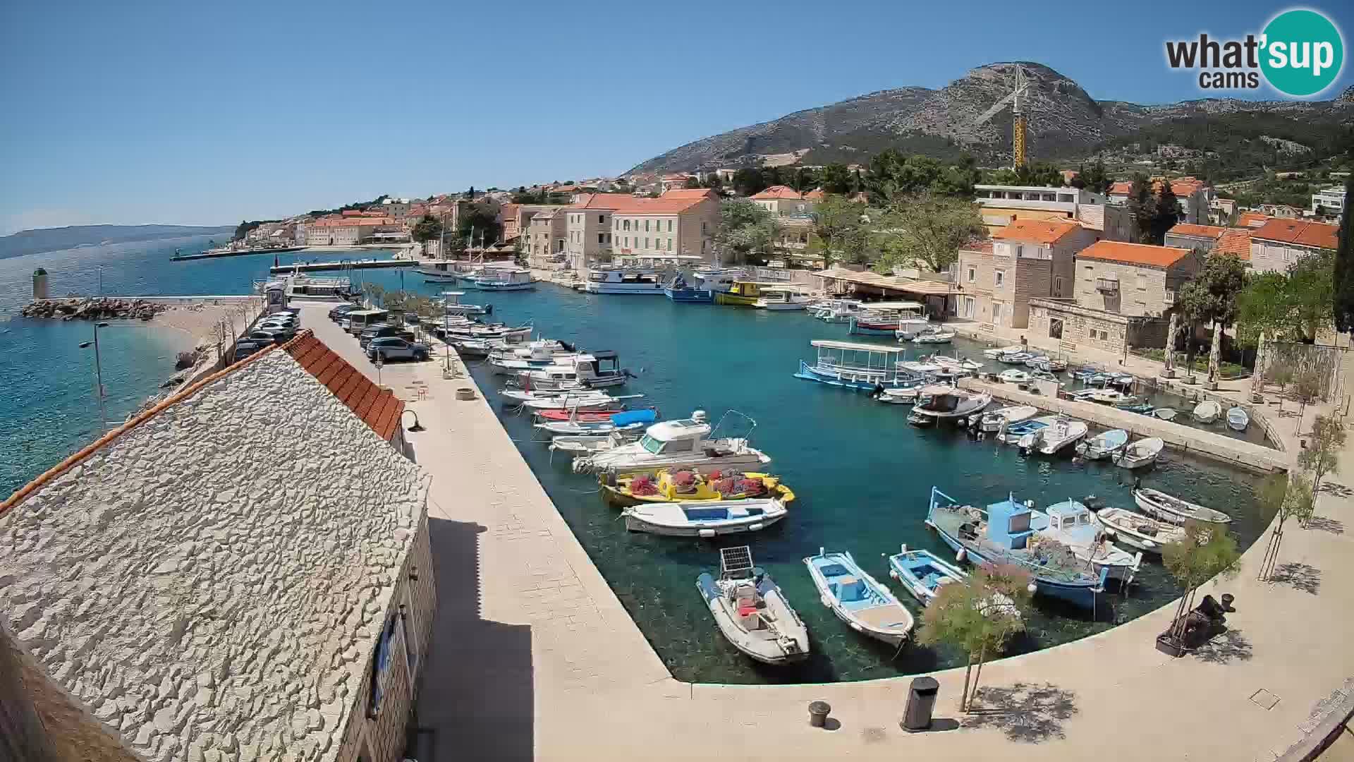 Webcam porto di Bol – Vista live sulla Riva e Marina