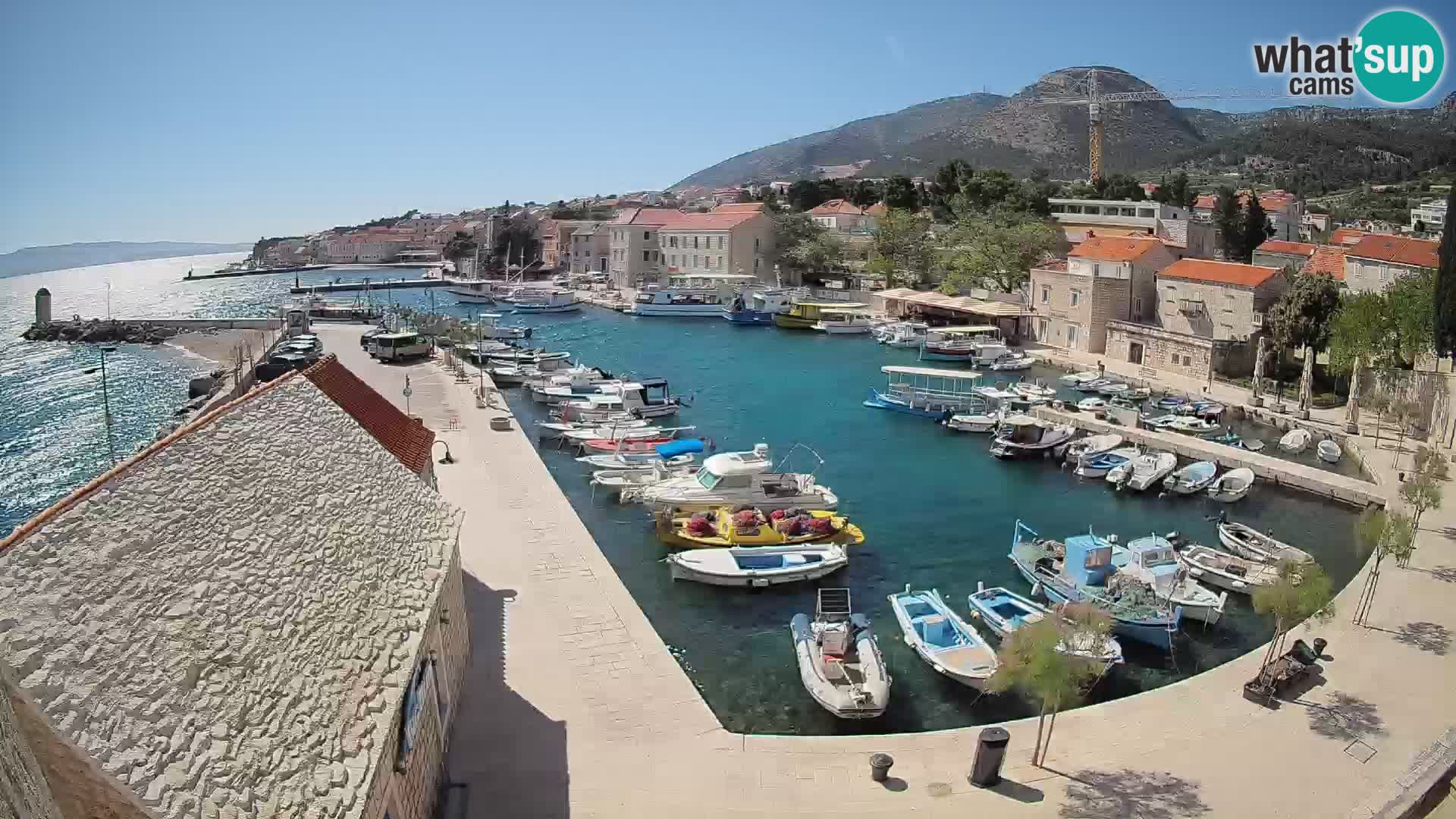 Webcam Bol Harbour – Live View of Bol Riva & Marina