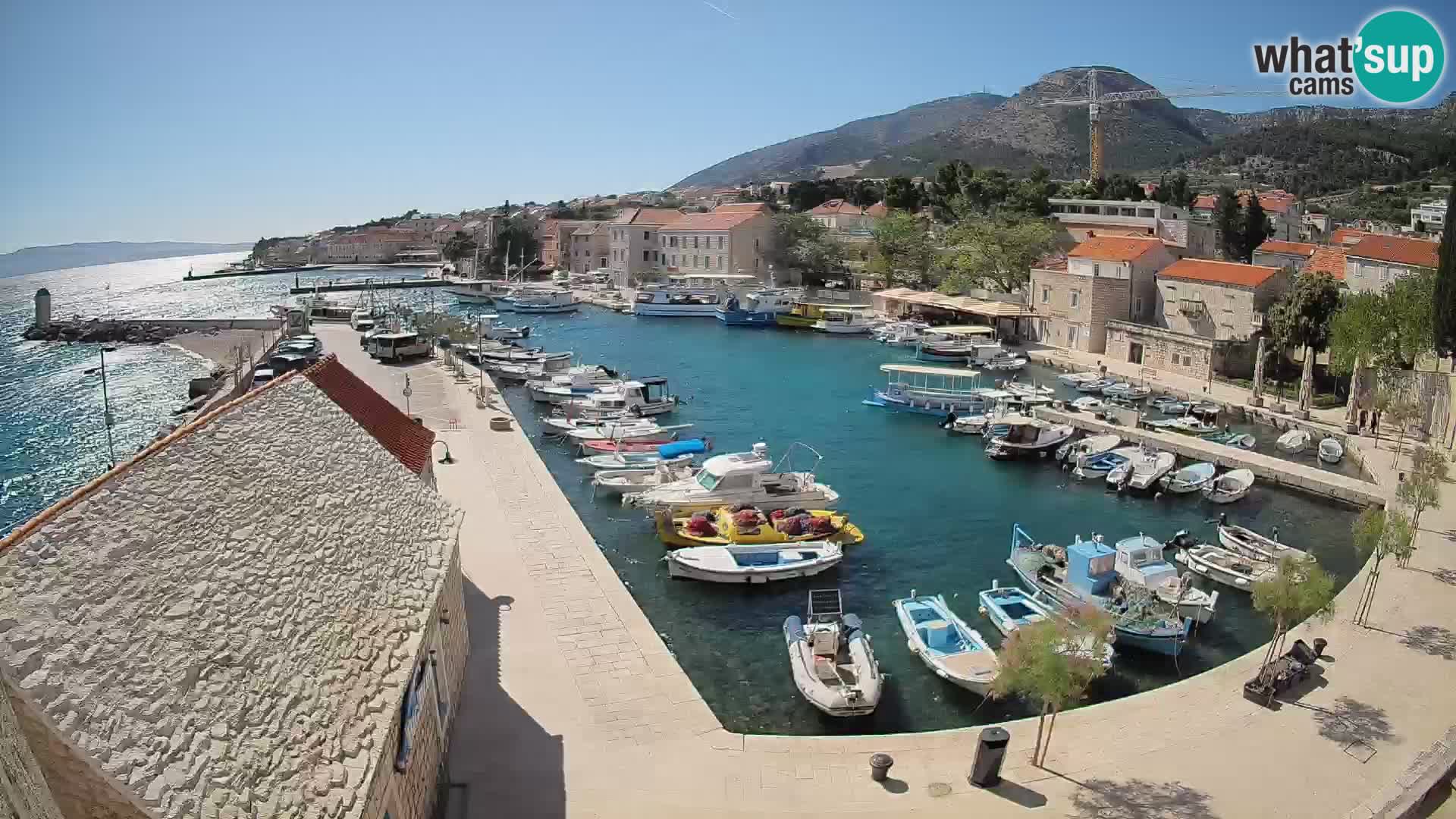 Webcam Bol Harbour – Live View of Bol Riva & Marina