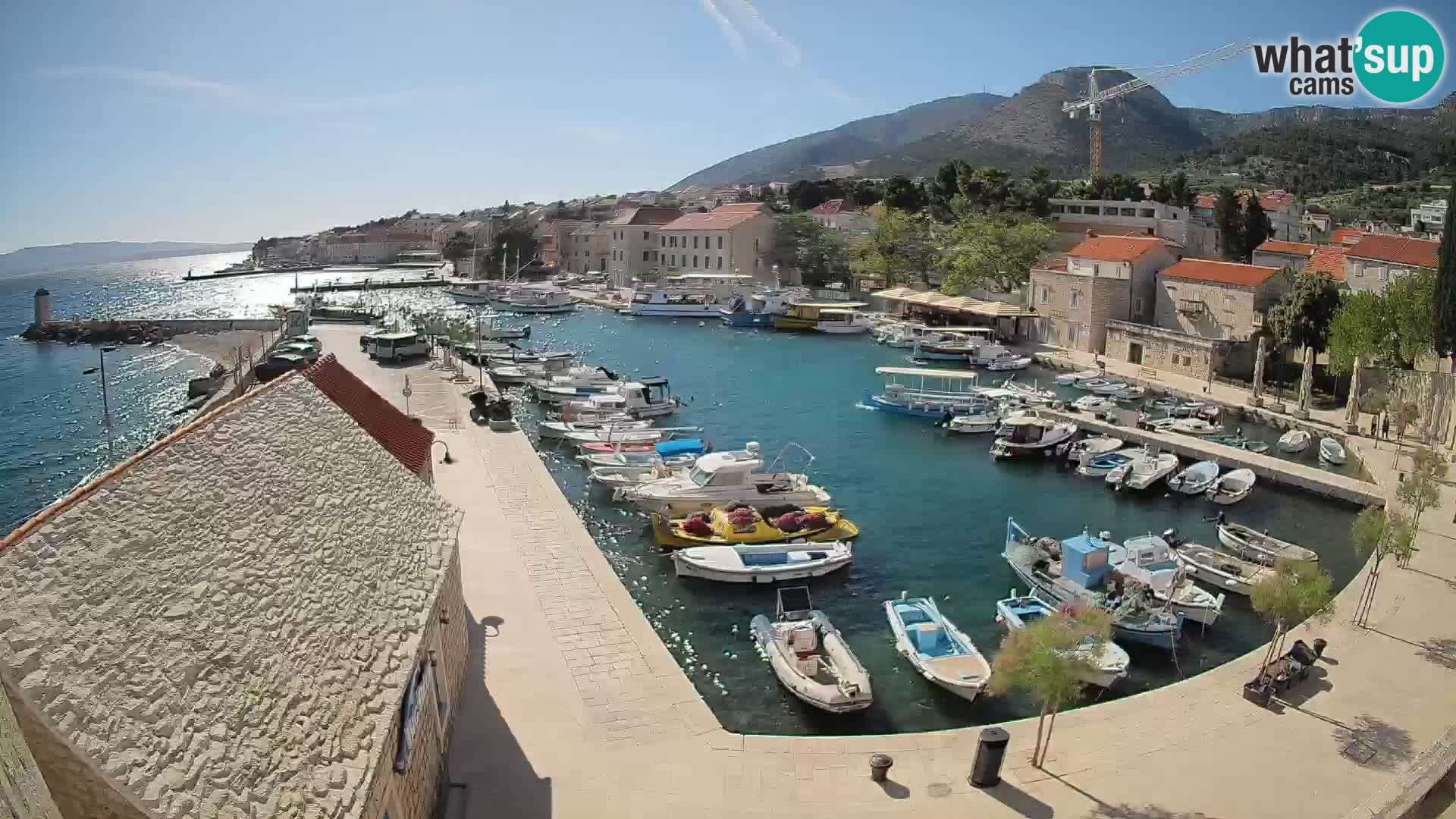 Webcam porto di Bol – Vista live sulla Riva e Marina