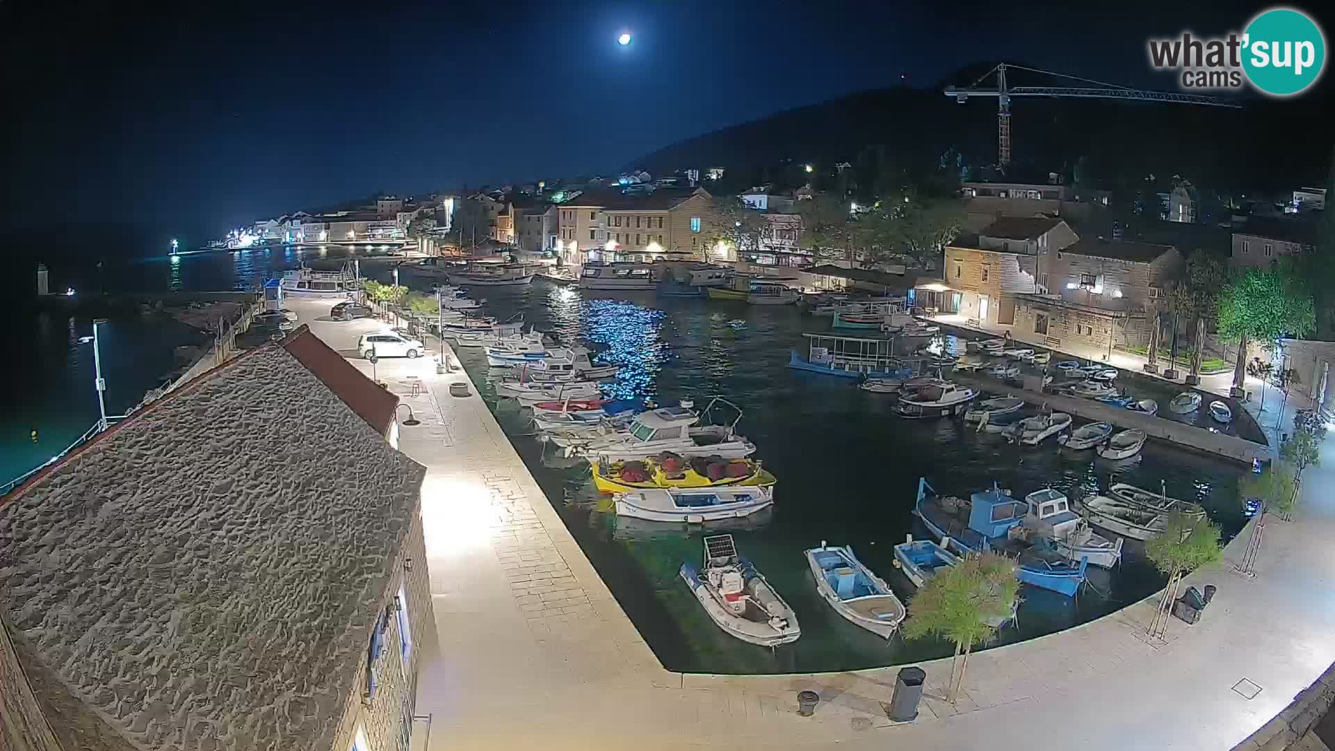 Webcam Bol Hafen – Liveblick auf Bol Riva & Marina