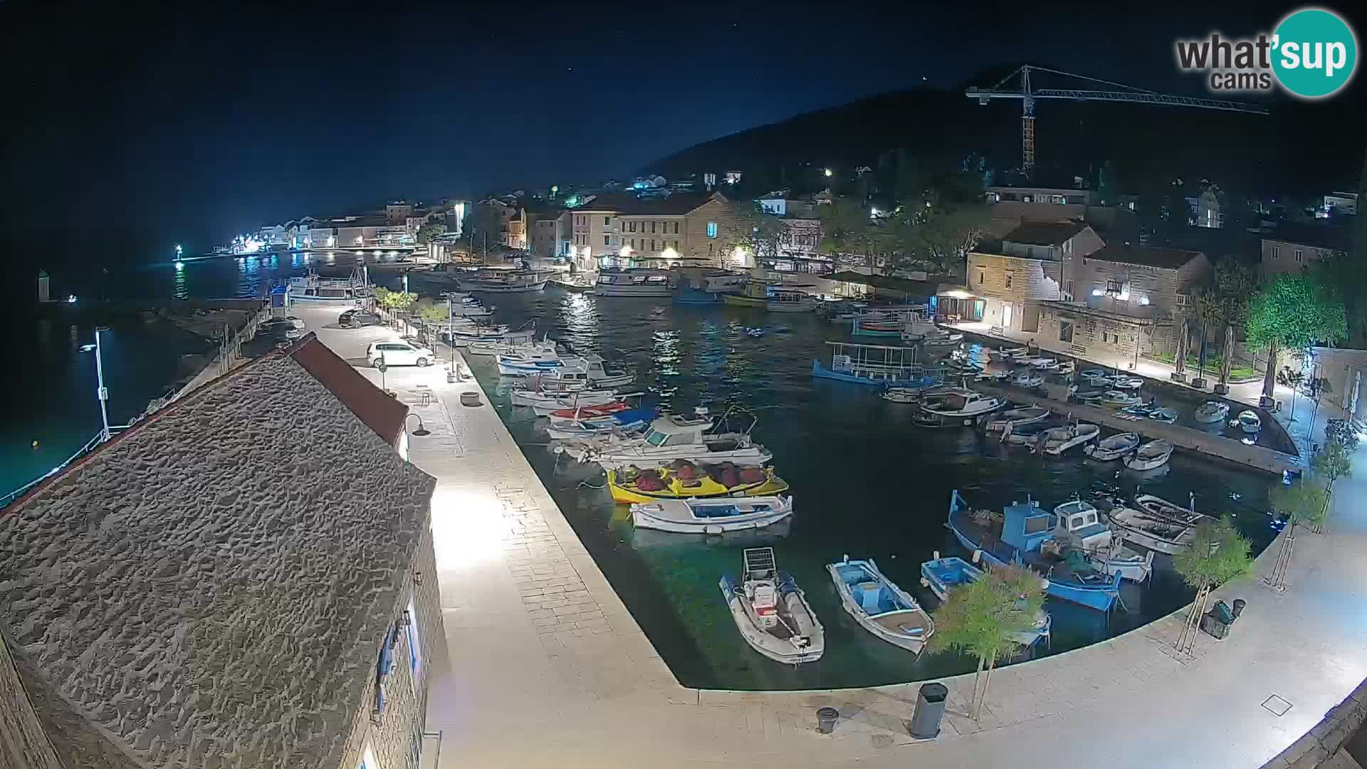Webcam Bol Harbour – Live View of Bol Riva & Marina