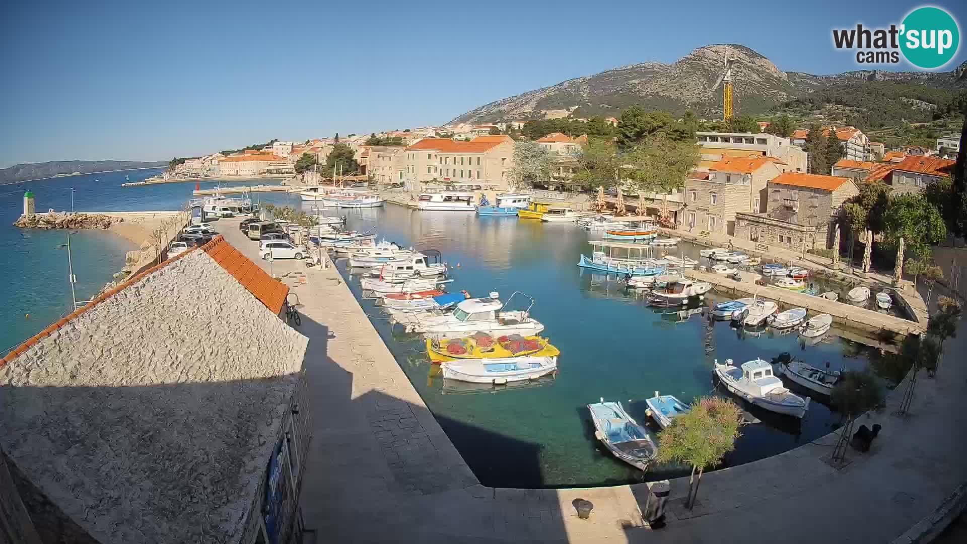Webcam porto di Bol – Vista live sulla Riva e Marina