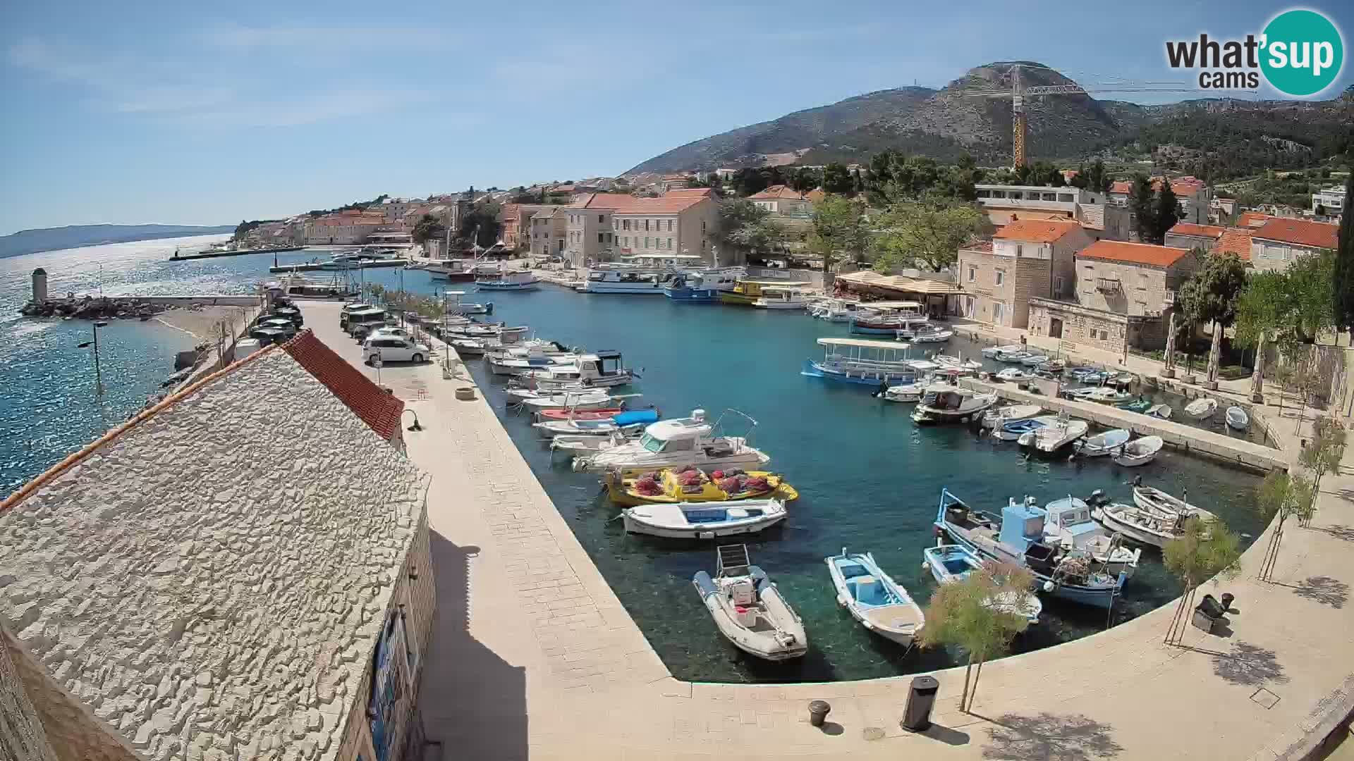 Webcam Bol Hafen – Liveblick auf Bol Riva & Marina