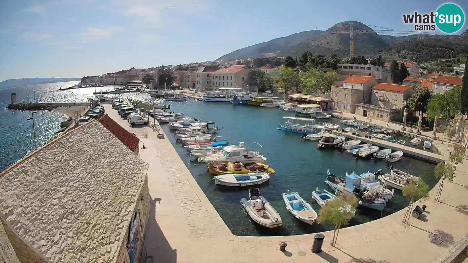 Webcam Bol Hafen – Liveblick auf Bol Riva & Marina
