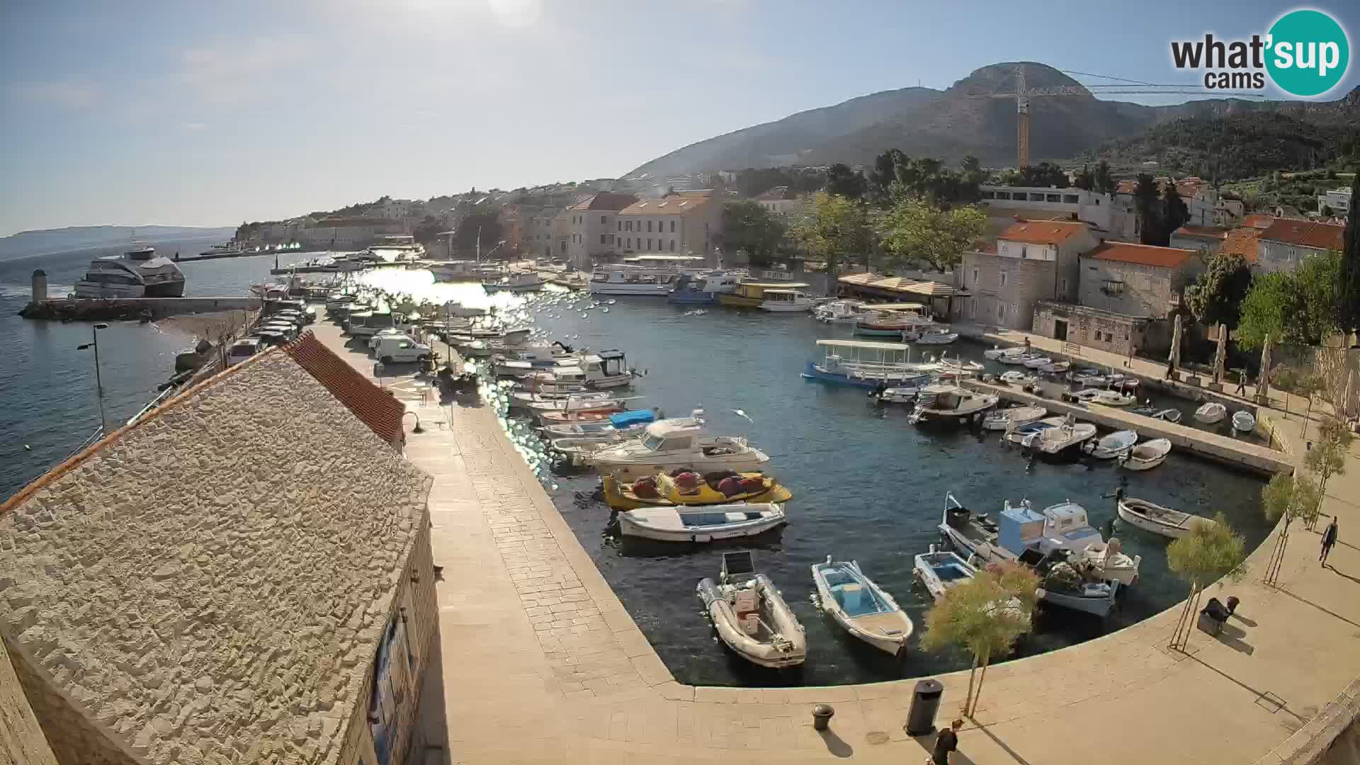 Webcam Bol Hafen – Liveblick auf Bol Riva & Marina