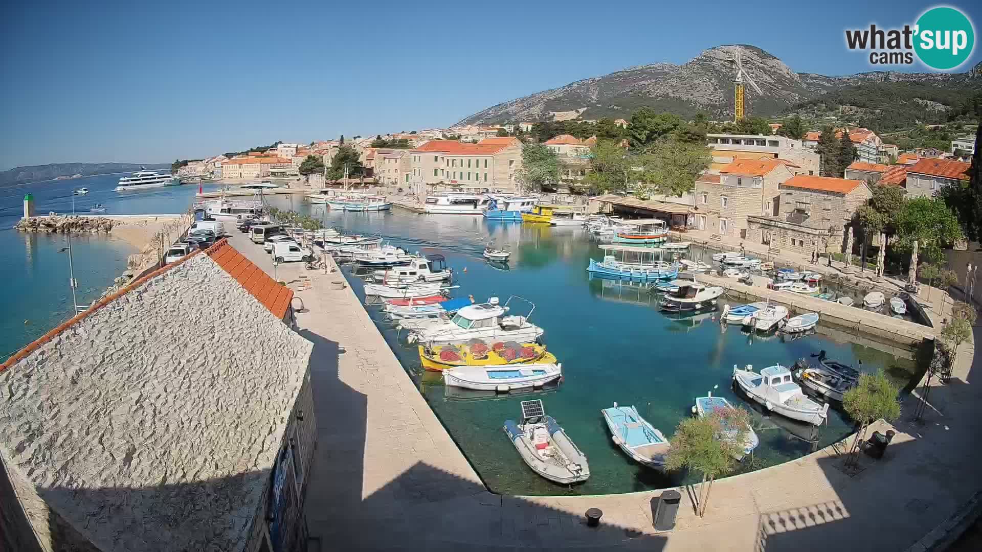 Webcam porto di Bol – Vista live sulla Riva e Marina