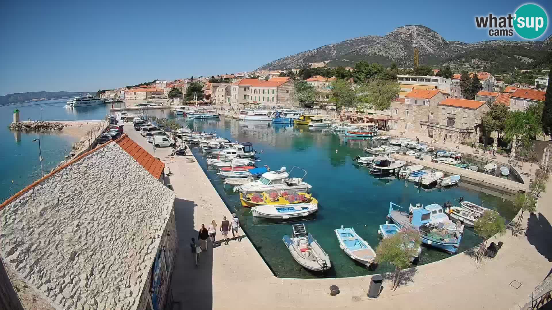 Webcam porto di Bol – Vista live sulla Riva e Marina