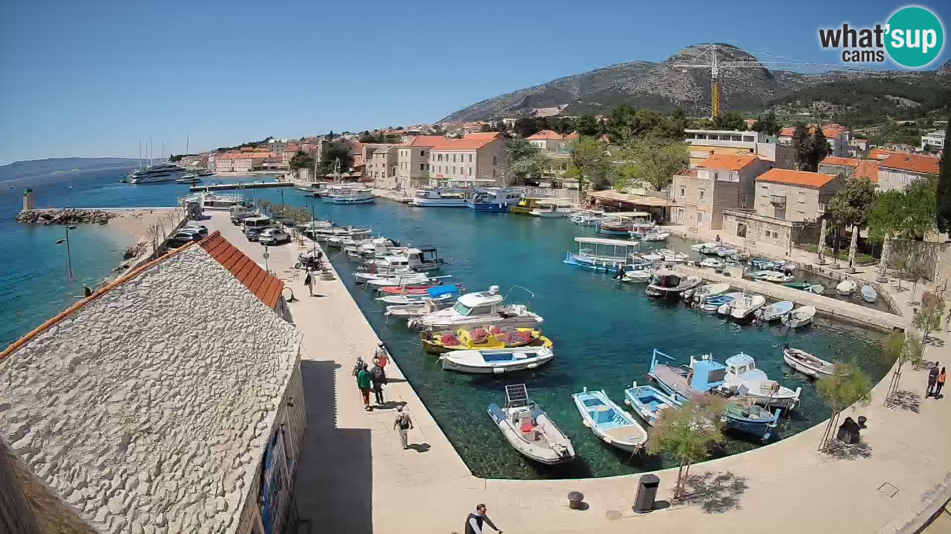 Webcam porto di Bol – Vista live sulla Riva e Marina
