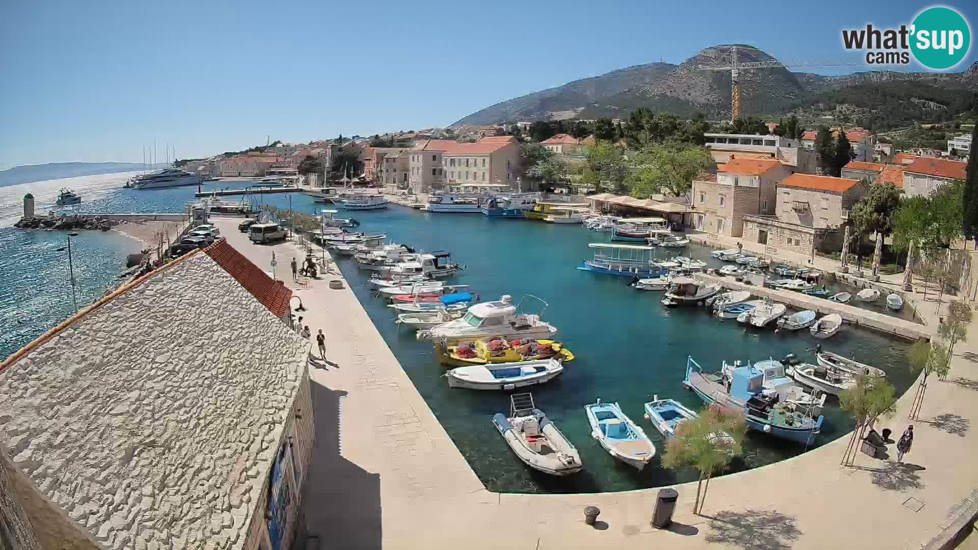 Webcam Bol Hafen – Liveblick auf Bol Riva & Marina