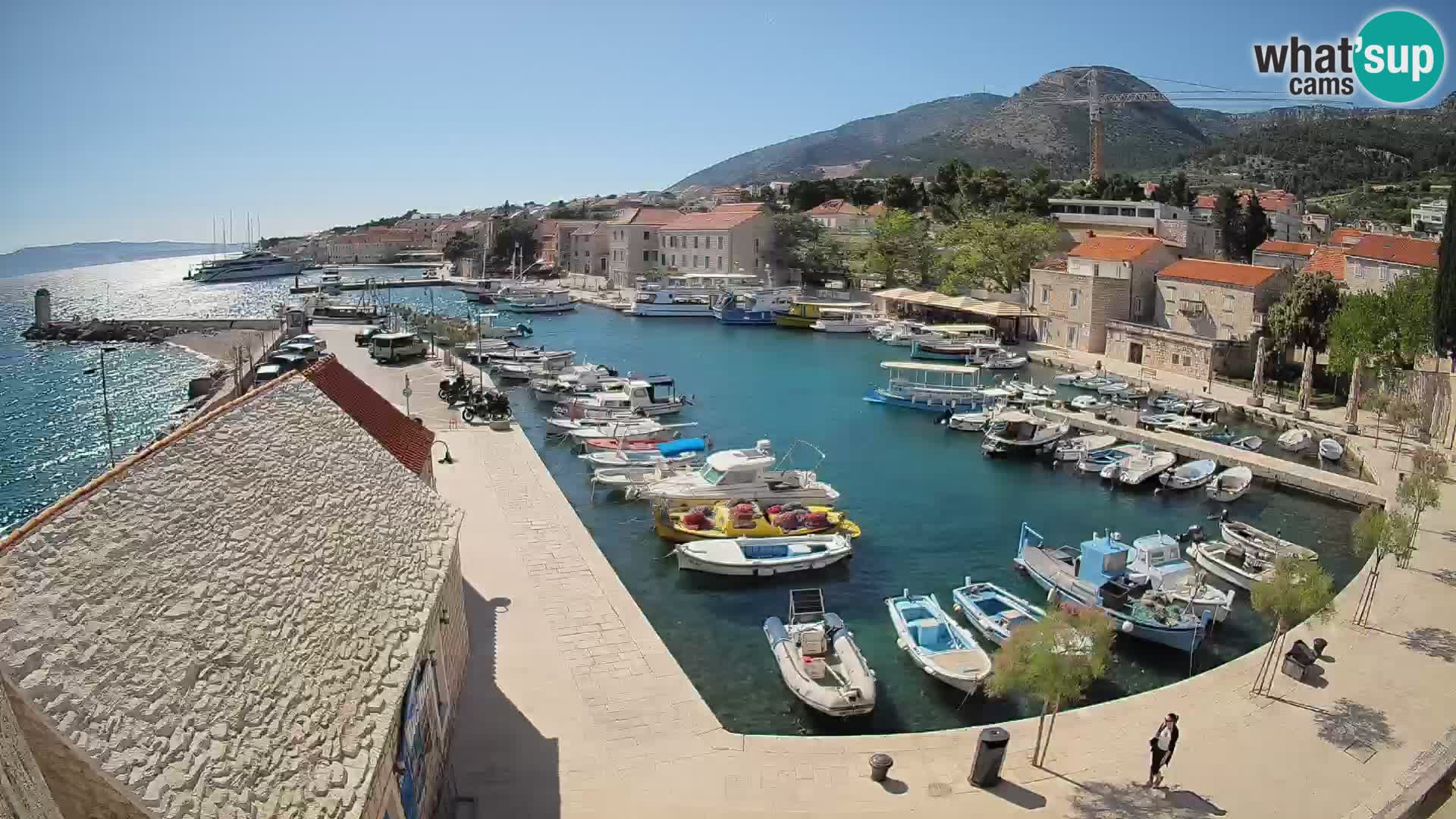 Webcam Bol Hafen – Liveblick auf Bol Riva & Marina