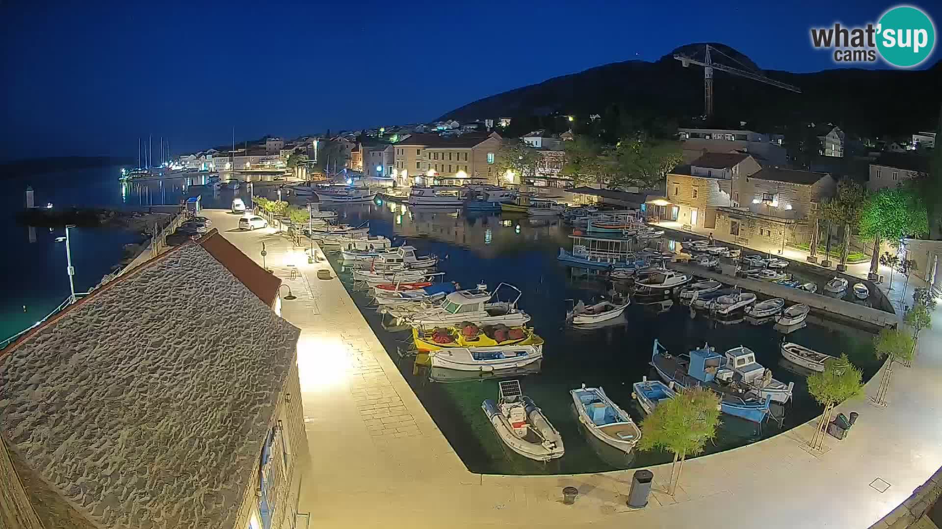 Webcam Bol Hafen – Liveblick auf Bol Riva & Marina