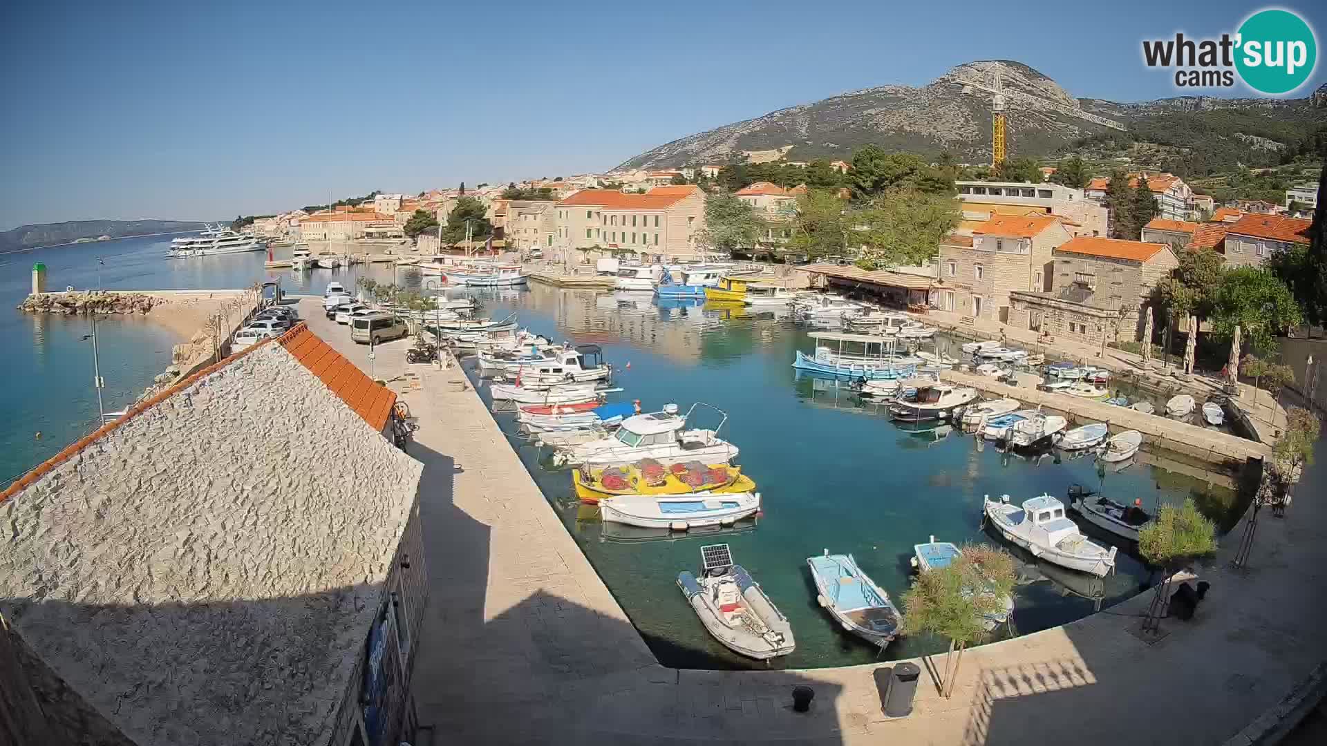 Webcam Bol Hafen – Liveblick auf Bol Riva & Marina