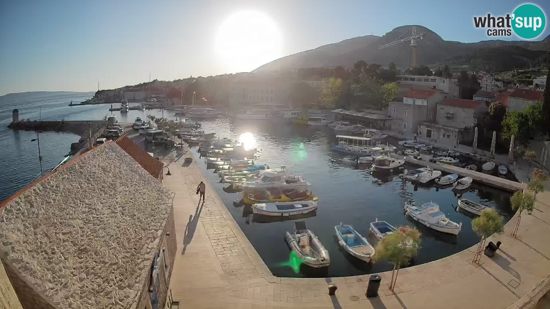 Webcam Bol Hafen – Liveblick auf Bol Riva & Marina