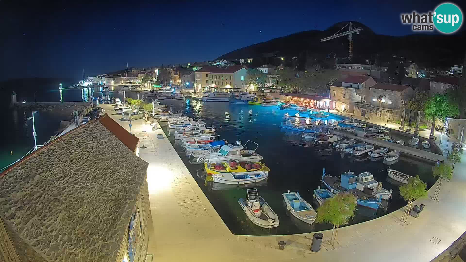 Webcam Bol Harbour – Live View of Bol Riva & Marina