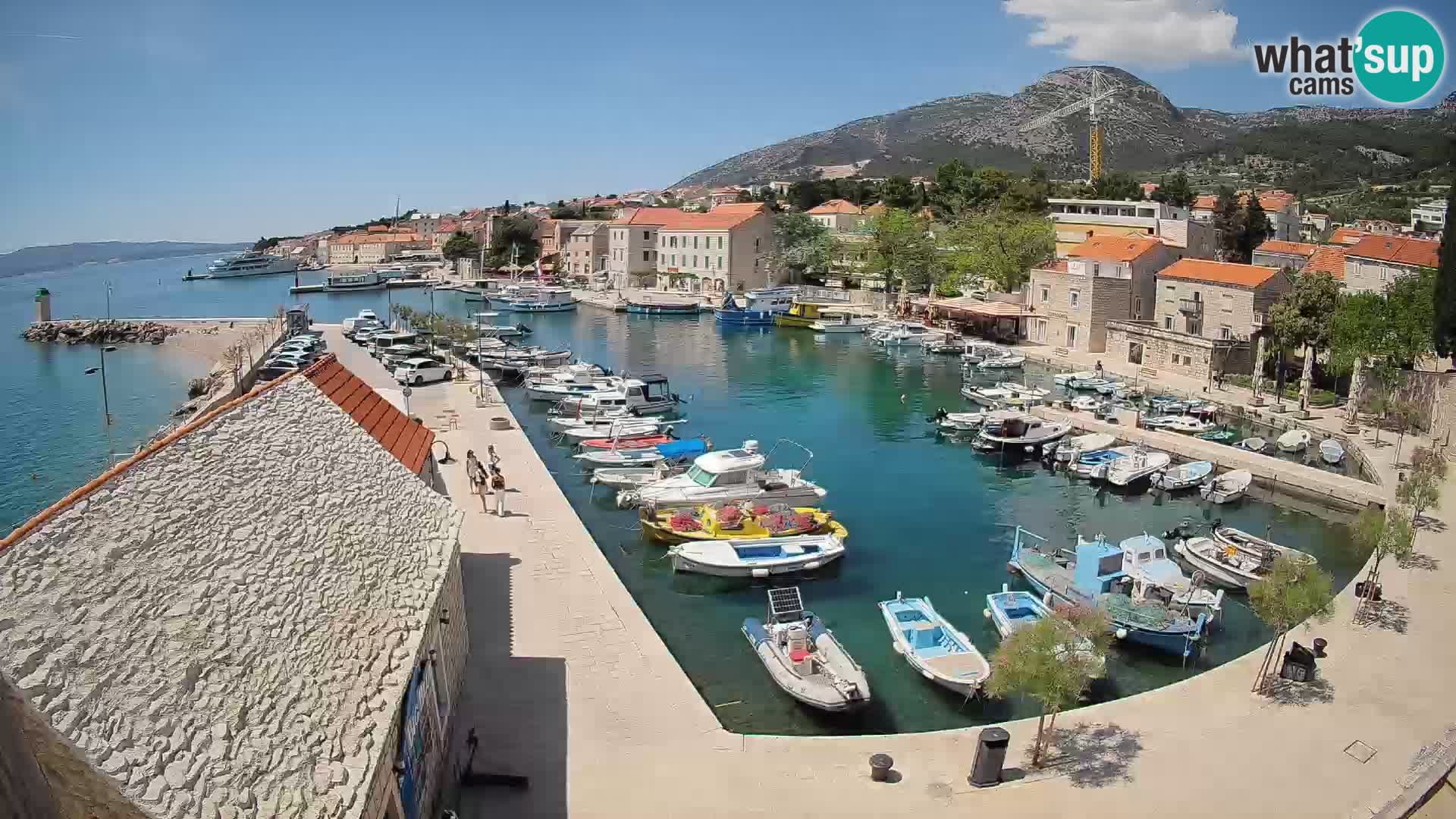 Webcam porto di Bol – Vista live sulla Riva e Marina