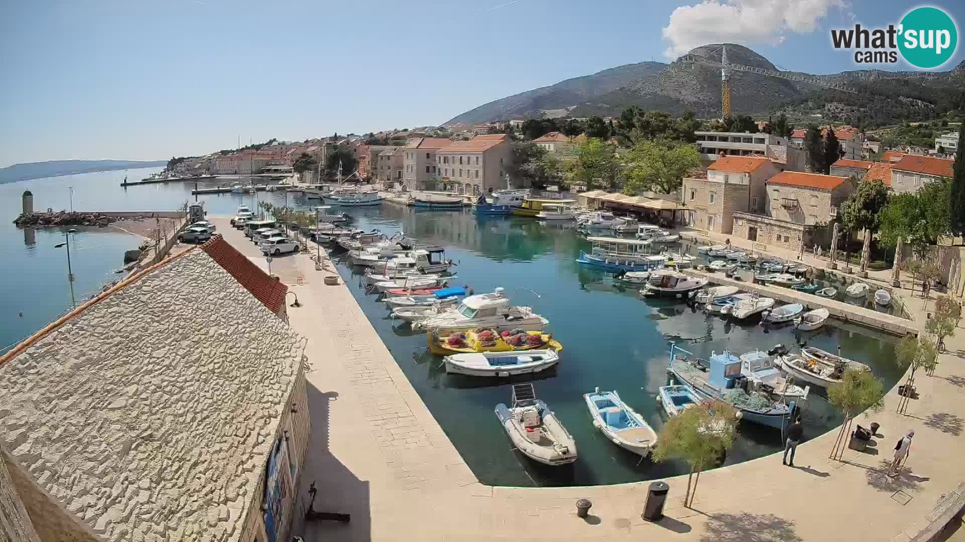 Webcam porto di Bol – Vista live sulla Riva e Marina