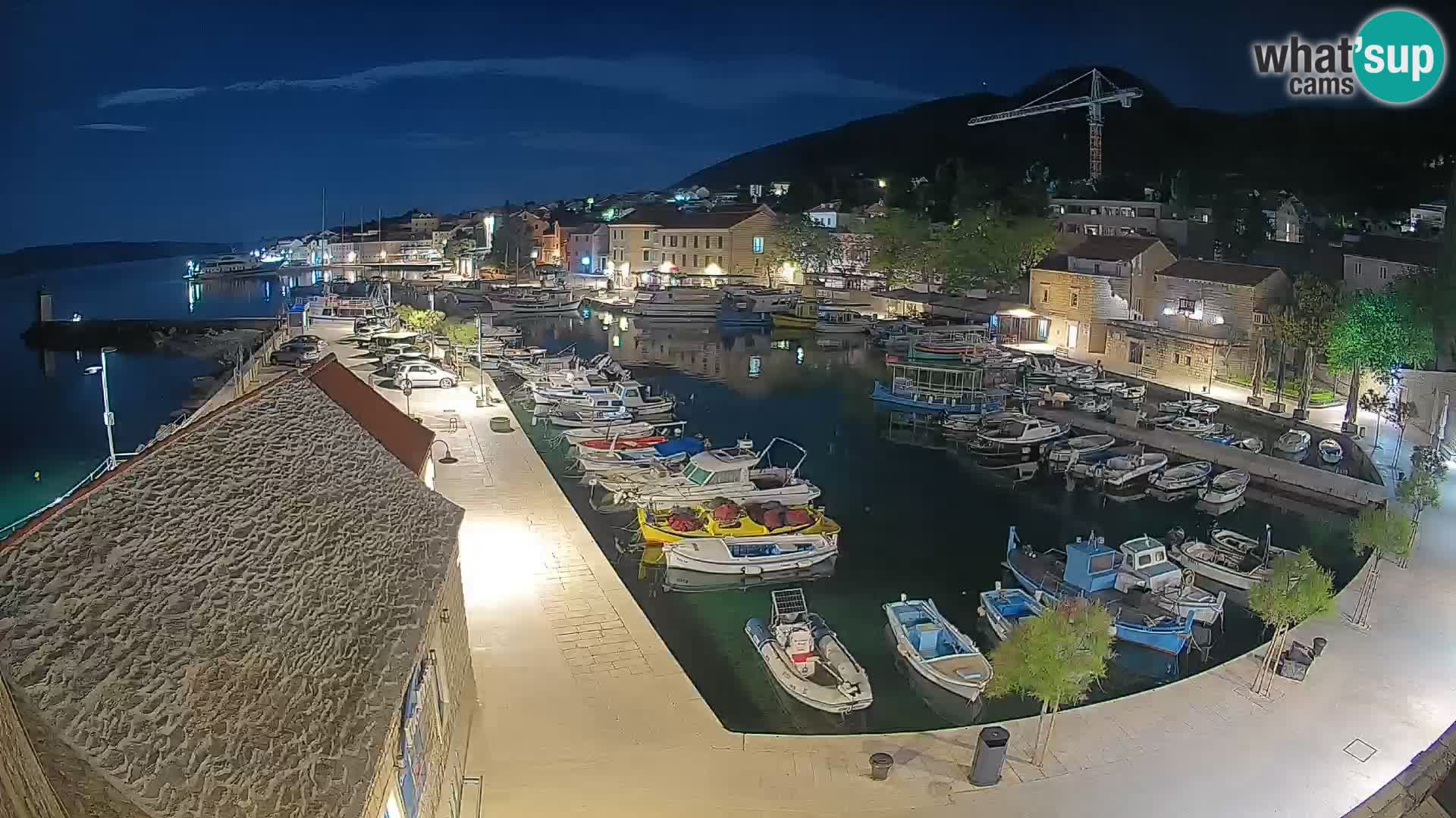 Webcam Bol Hafen – Liveblick auf Bol Riva & Marina