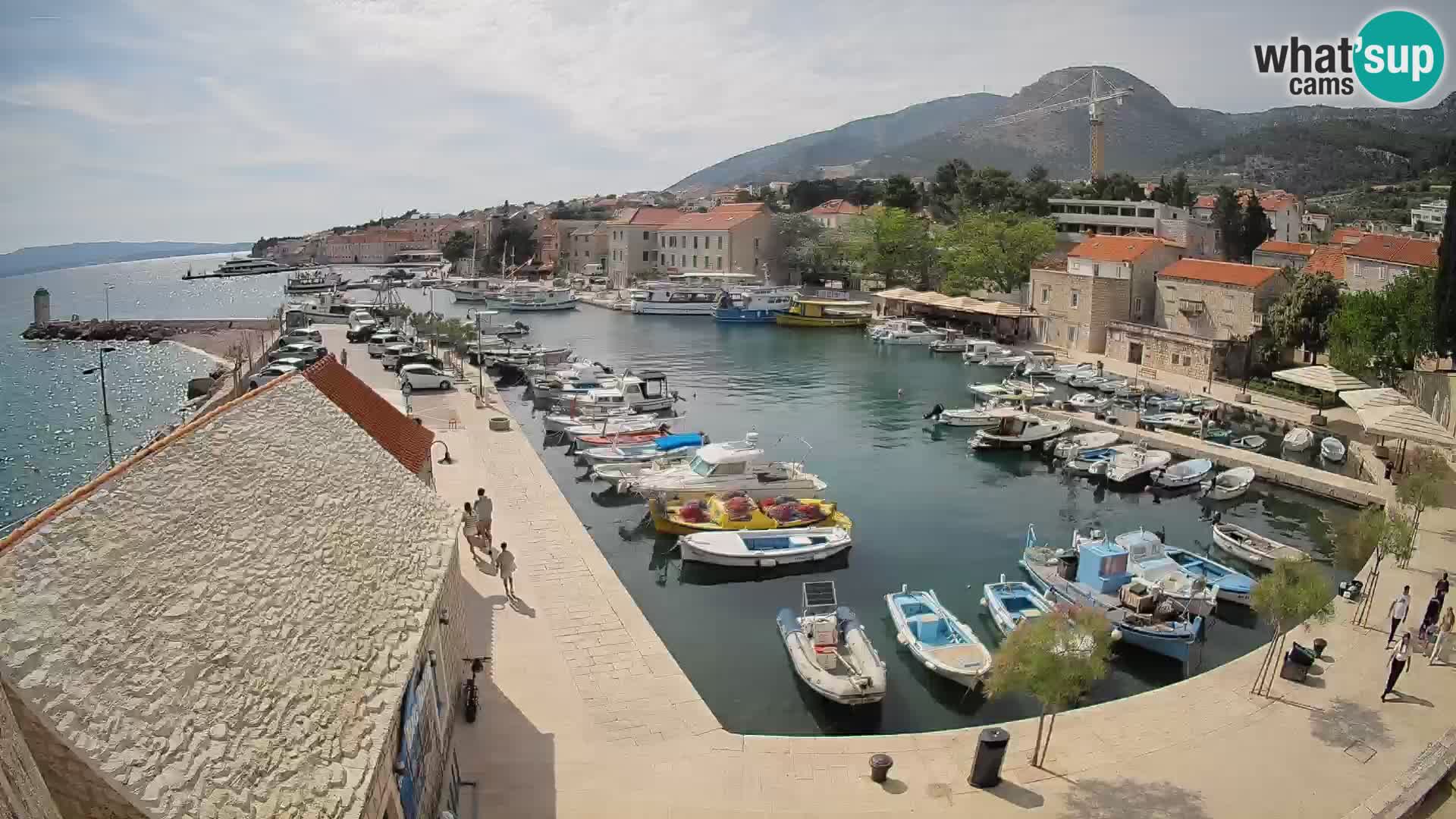 Webcam porto di Bol – Vista live sulla Riva e Marina