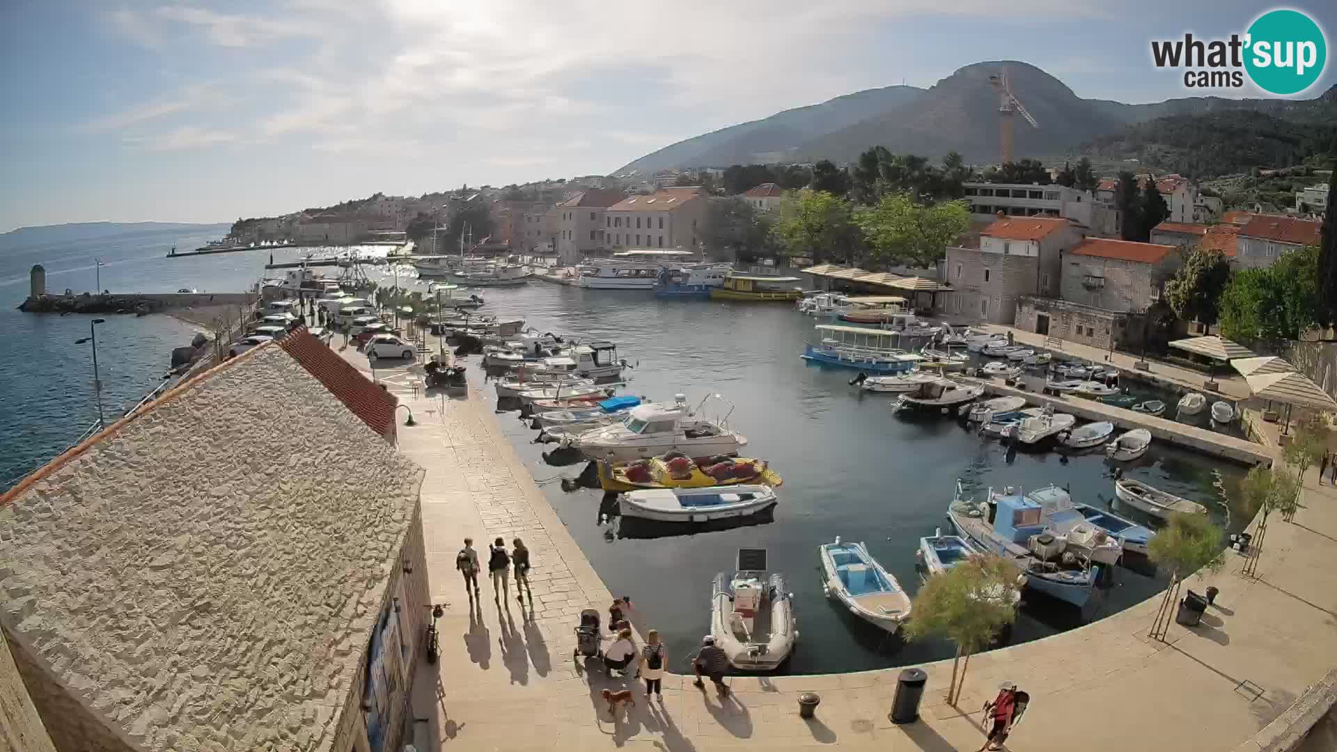 Webcam porto di Bol – Vista live sulla Riva e Marina