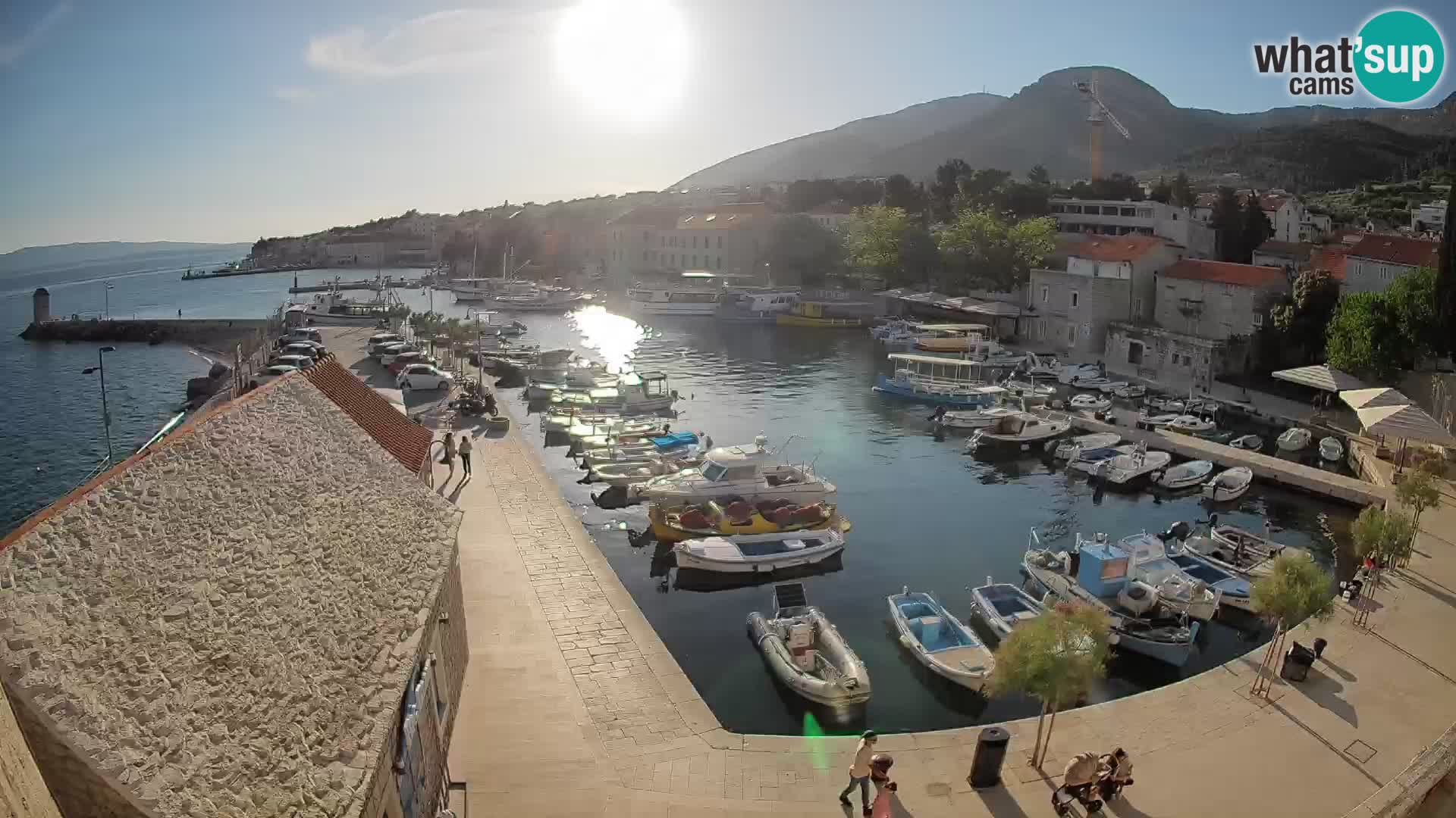 Webcam Bol Hafen – Liveblick auf Bol Riva & Marina