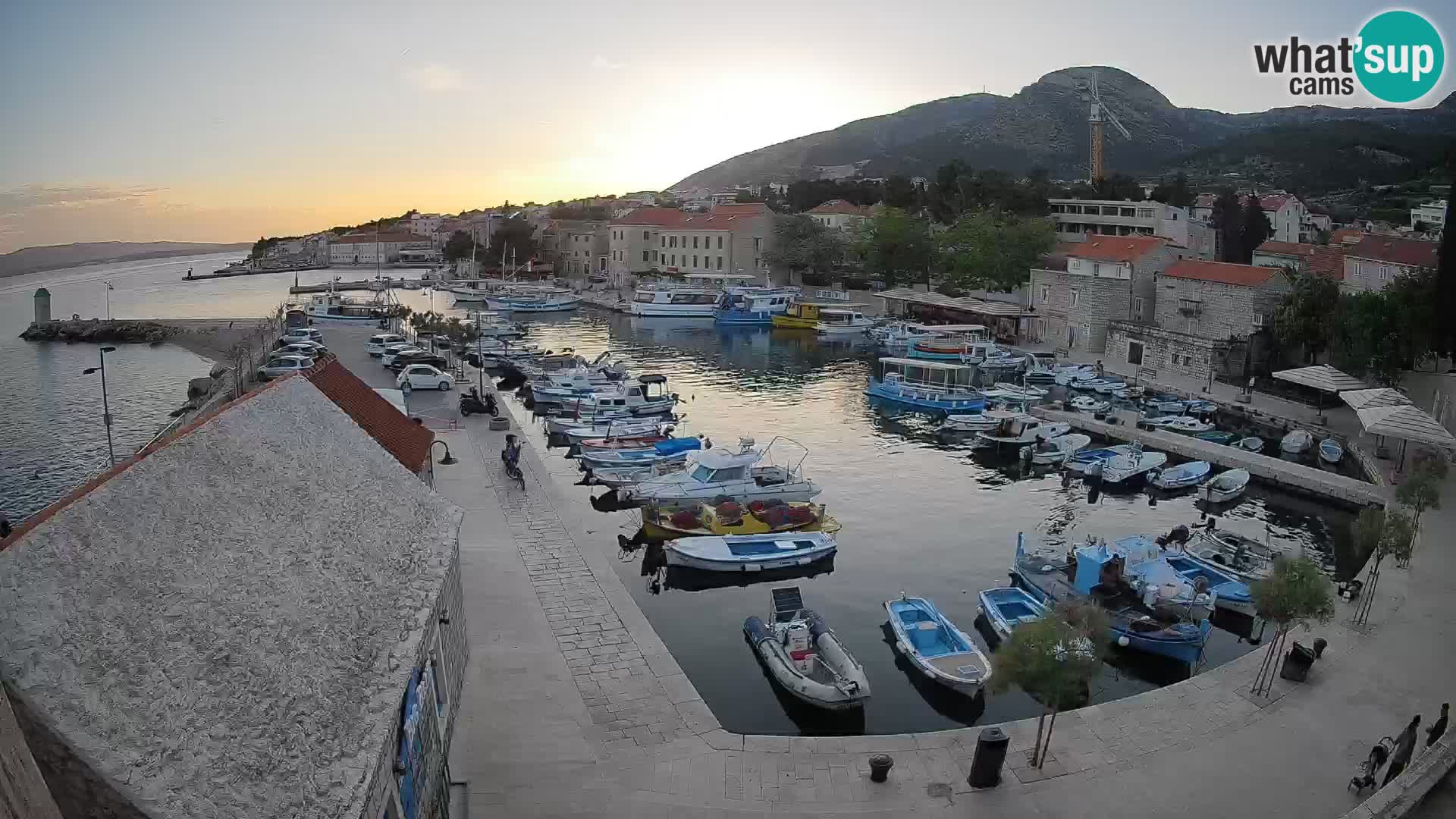 Webcam porto di Bol – Vista live sulla Riva e Marina