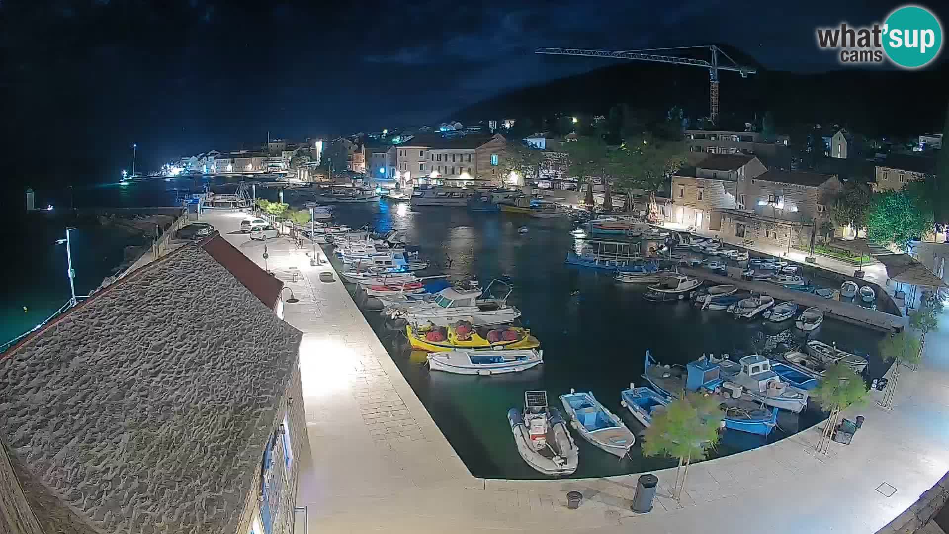 Webcam porto di Bol – Vista live sulla Riva e Marina