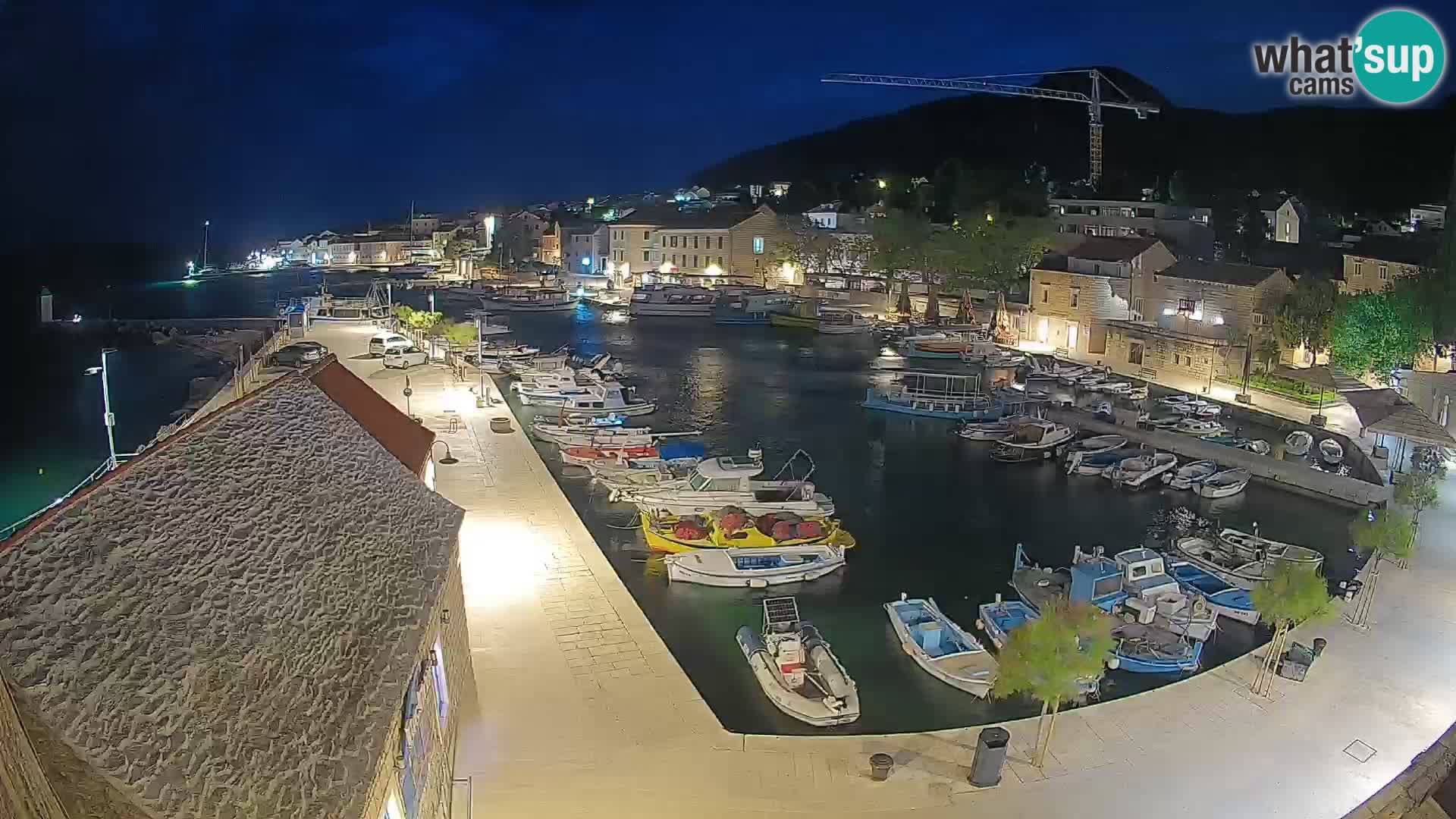 Webcam Bol Harbour – Live View of Bol Riva & Marina